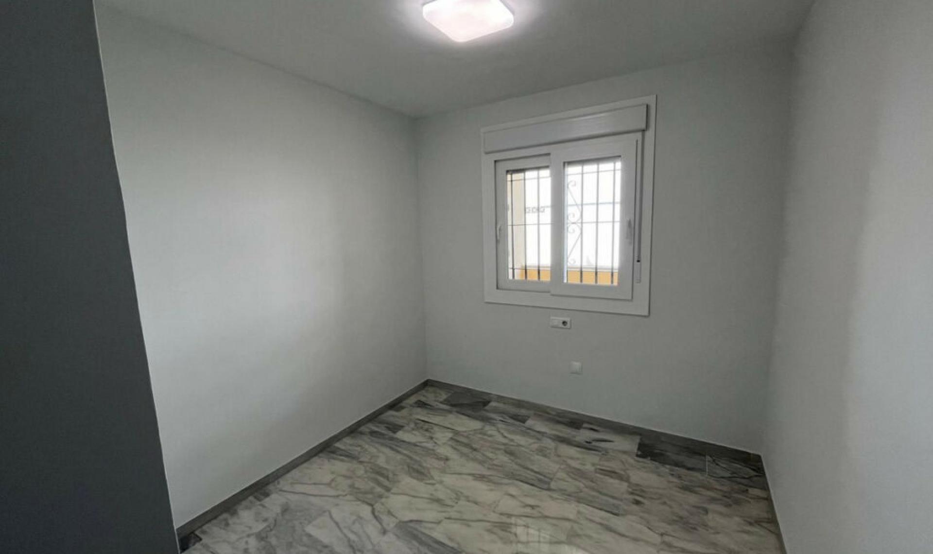 Resale - Apartment -
Torrequebrada