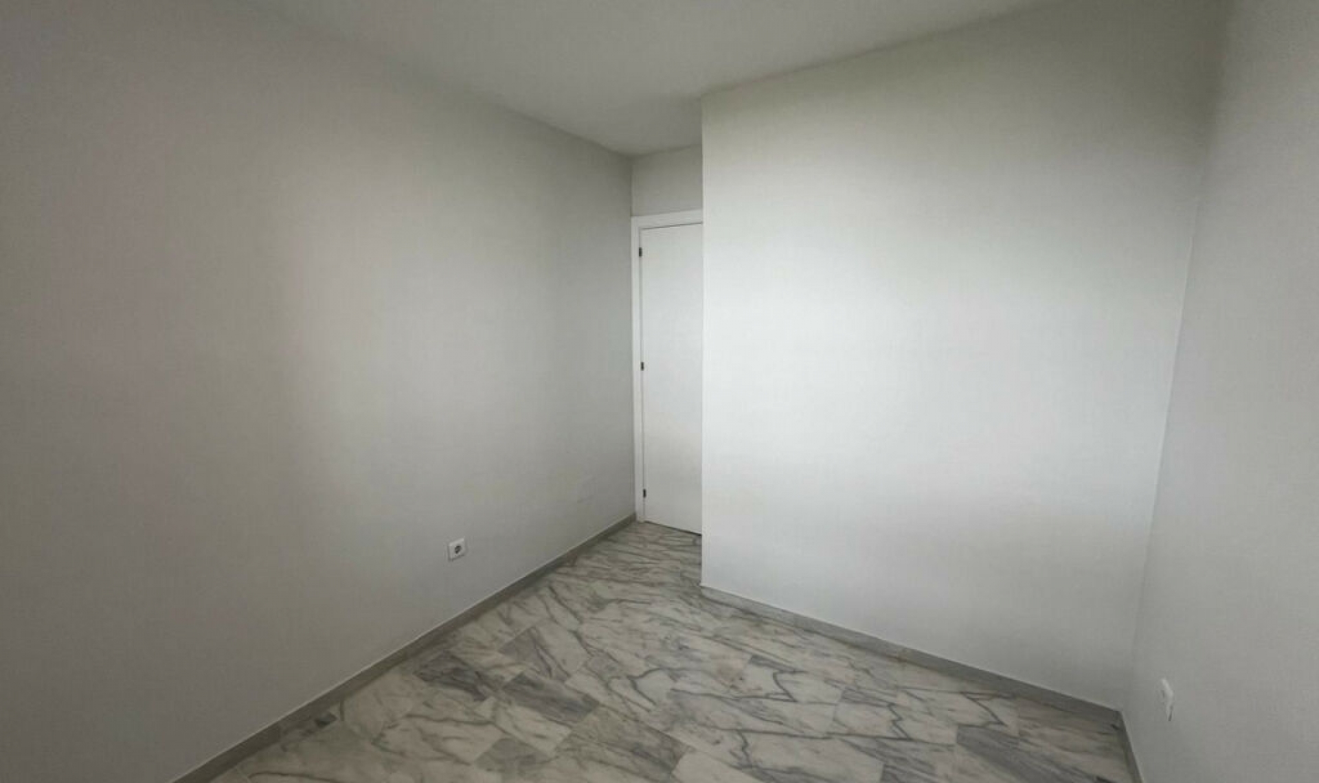 Resale - Apartment -
Torrequebrada