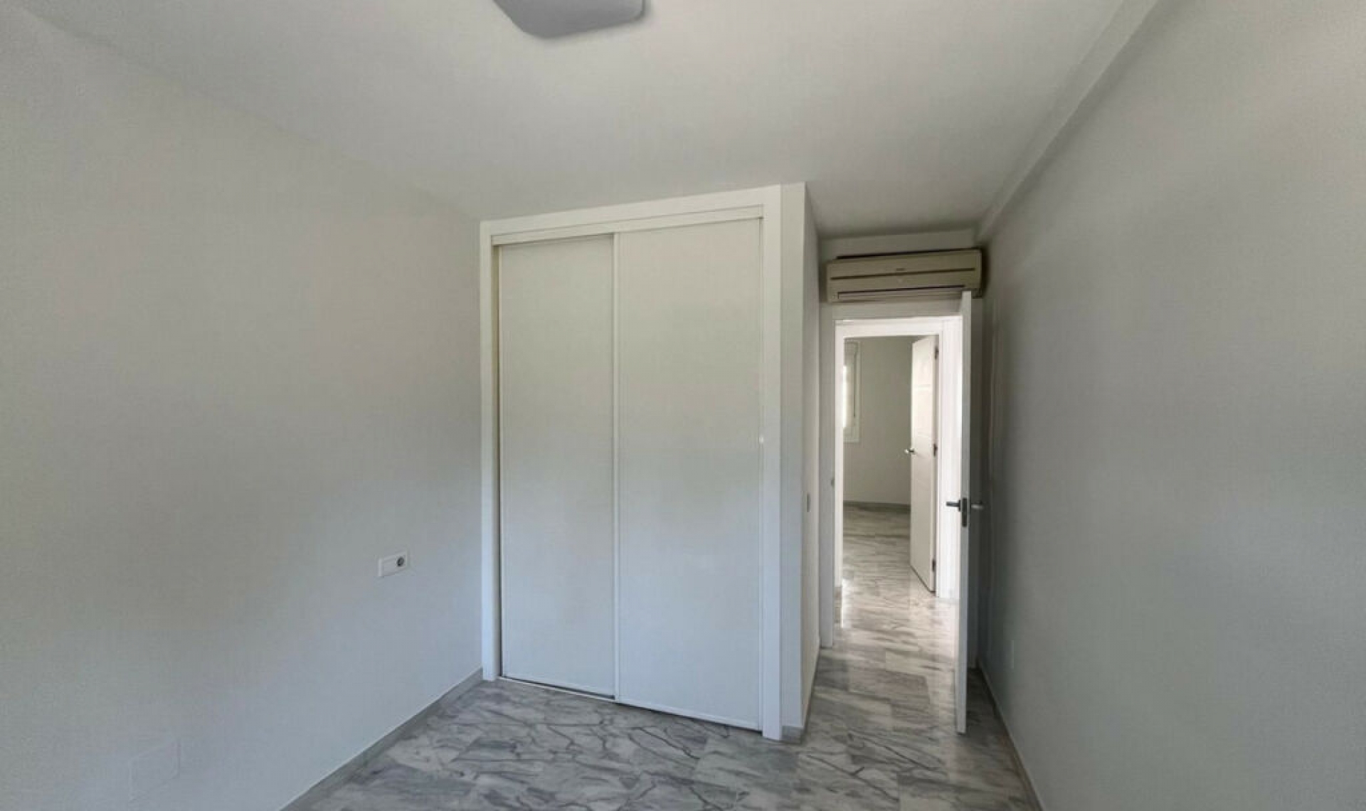 Resale - Apartment -
Torrequebrada