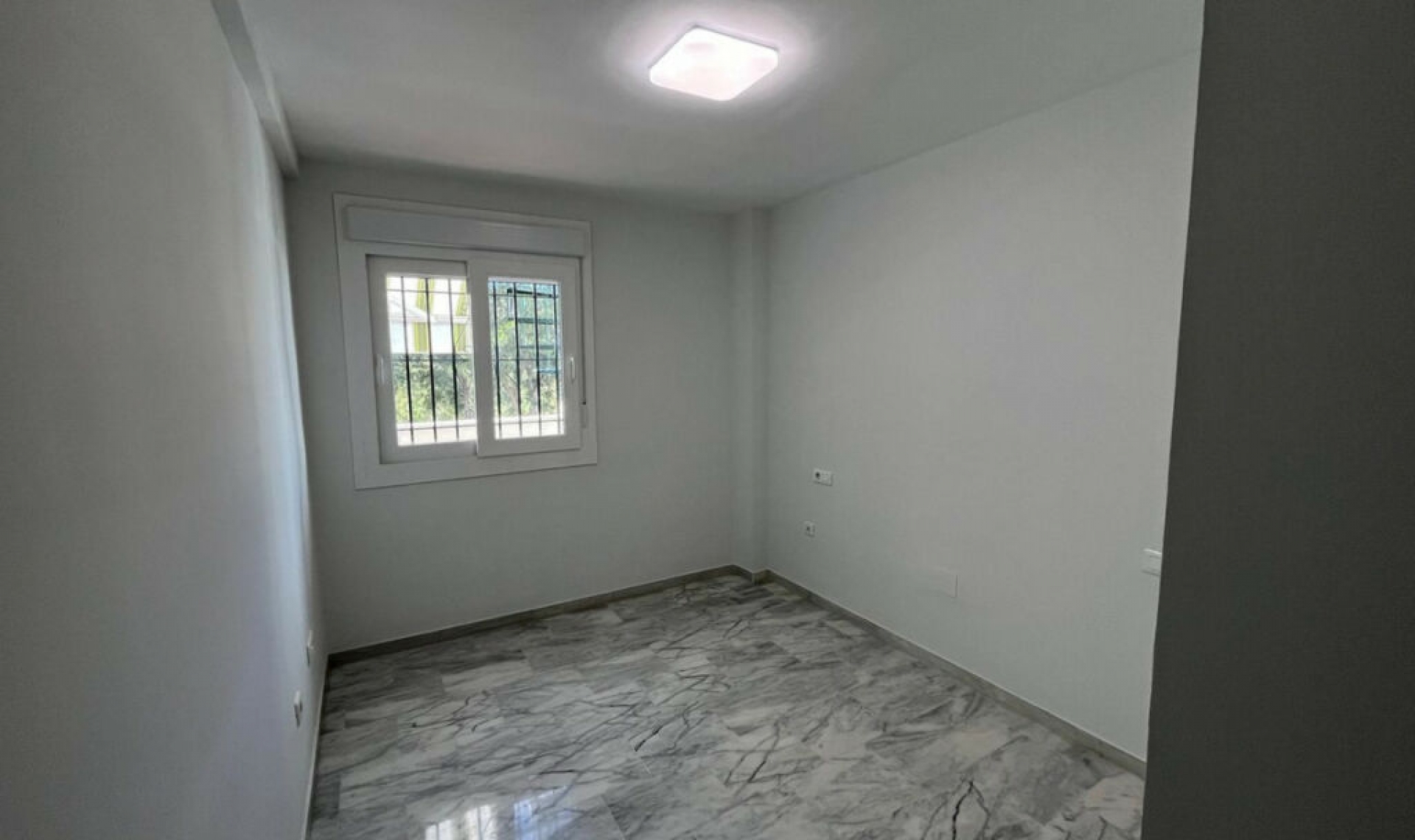 Resale - Apartment -
Torrequebrada