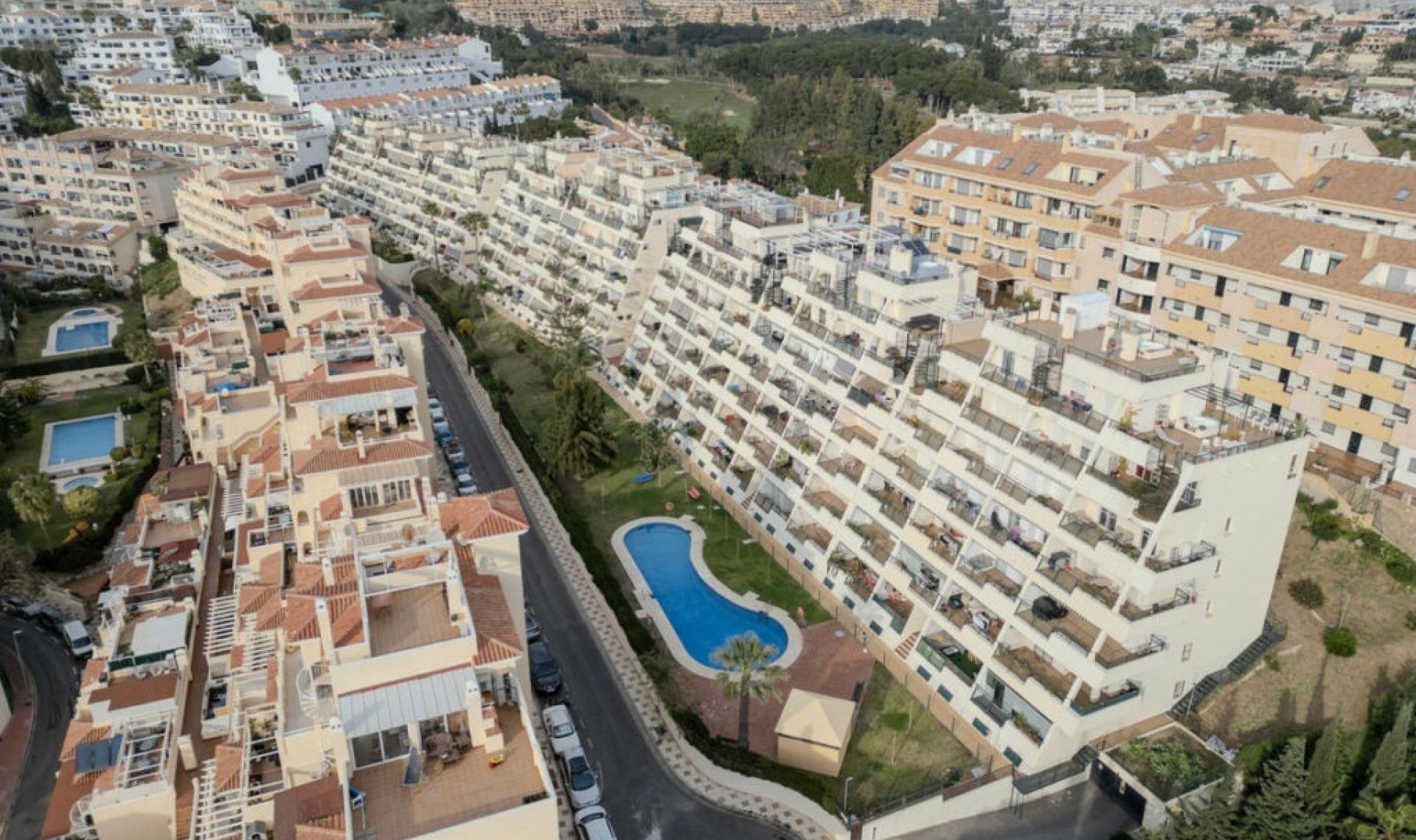 Resale - Apartment -
Torrequebrada
