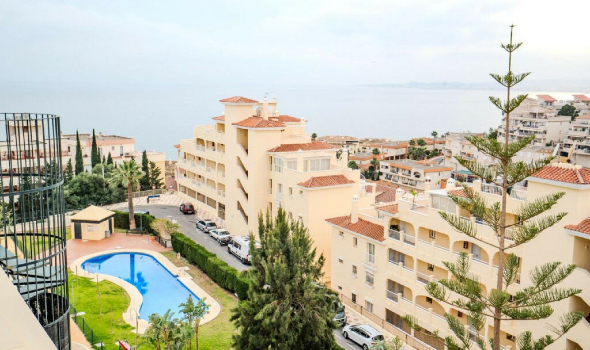Resale - Apartment -
Torrequebrada