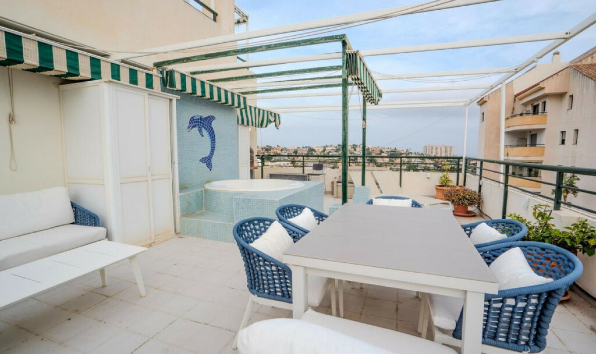 Resale - Apartment -
Torrequebrada