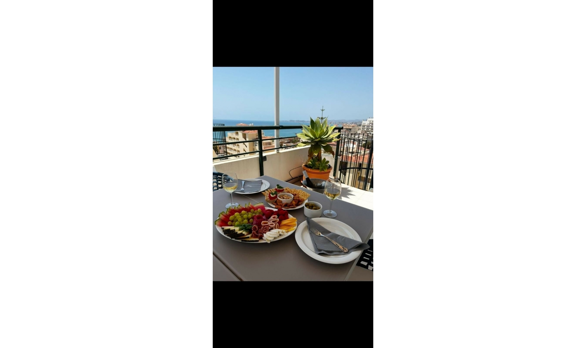 Resale - Apartment -
Torrequebrada