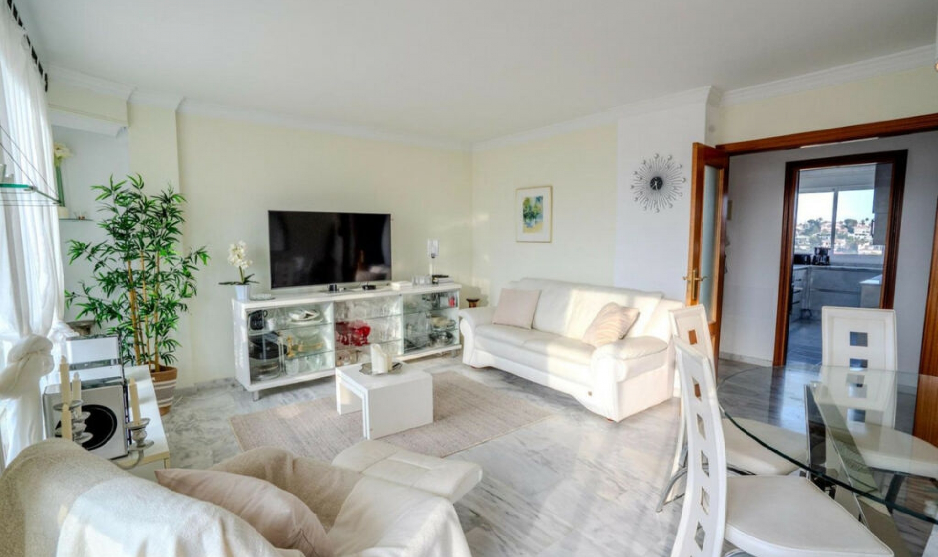 Resale - Apartment -
Torrequebrada