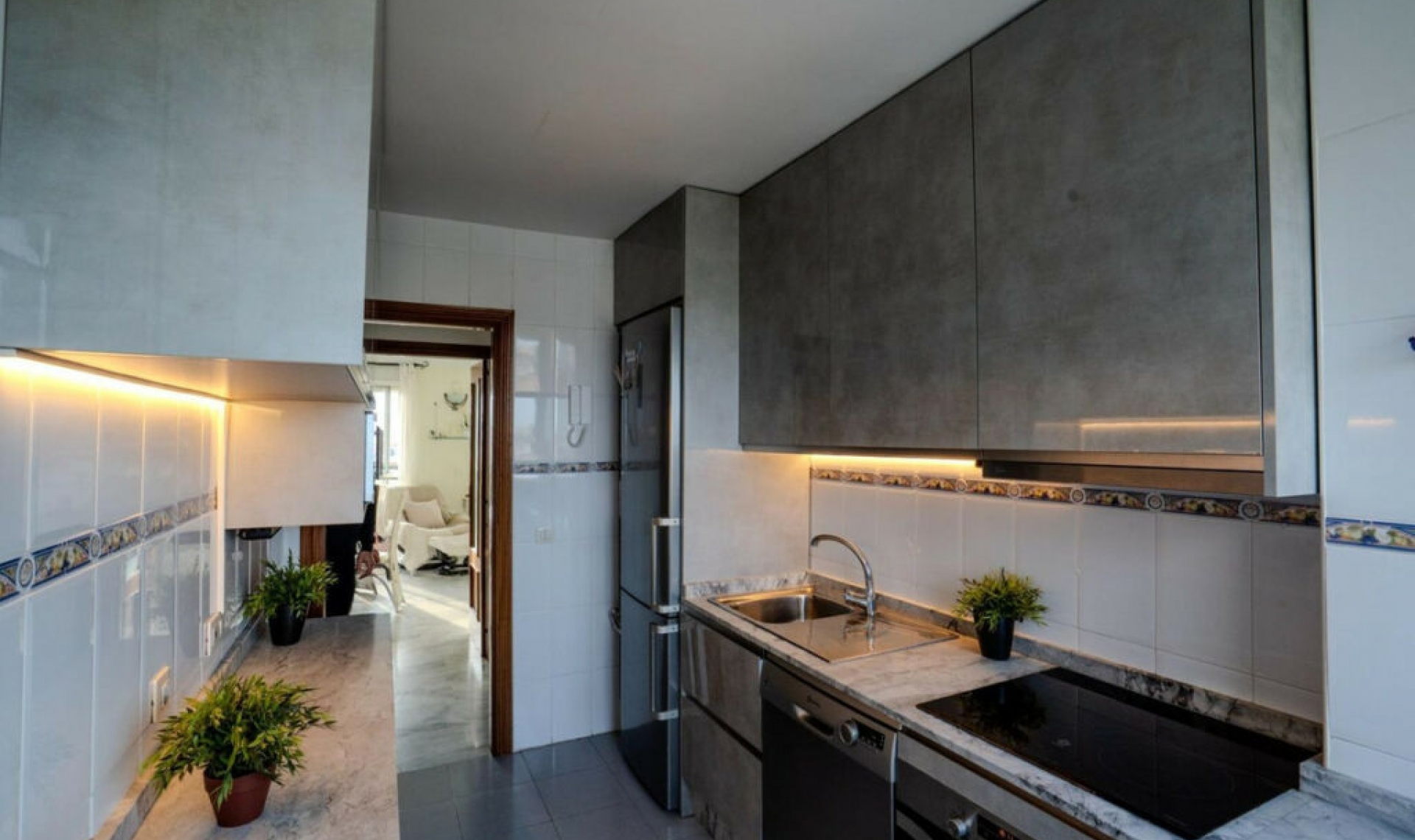 Resale - Apartment -
Torrequebrada