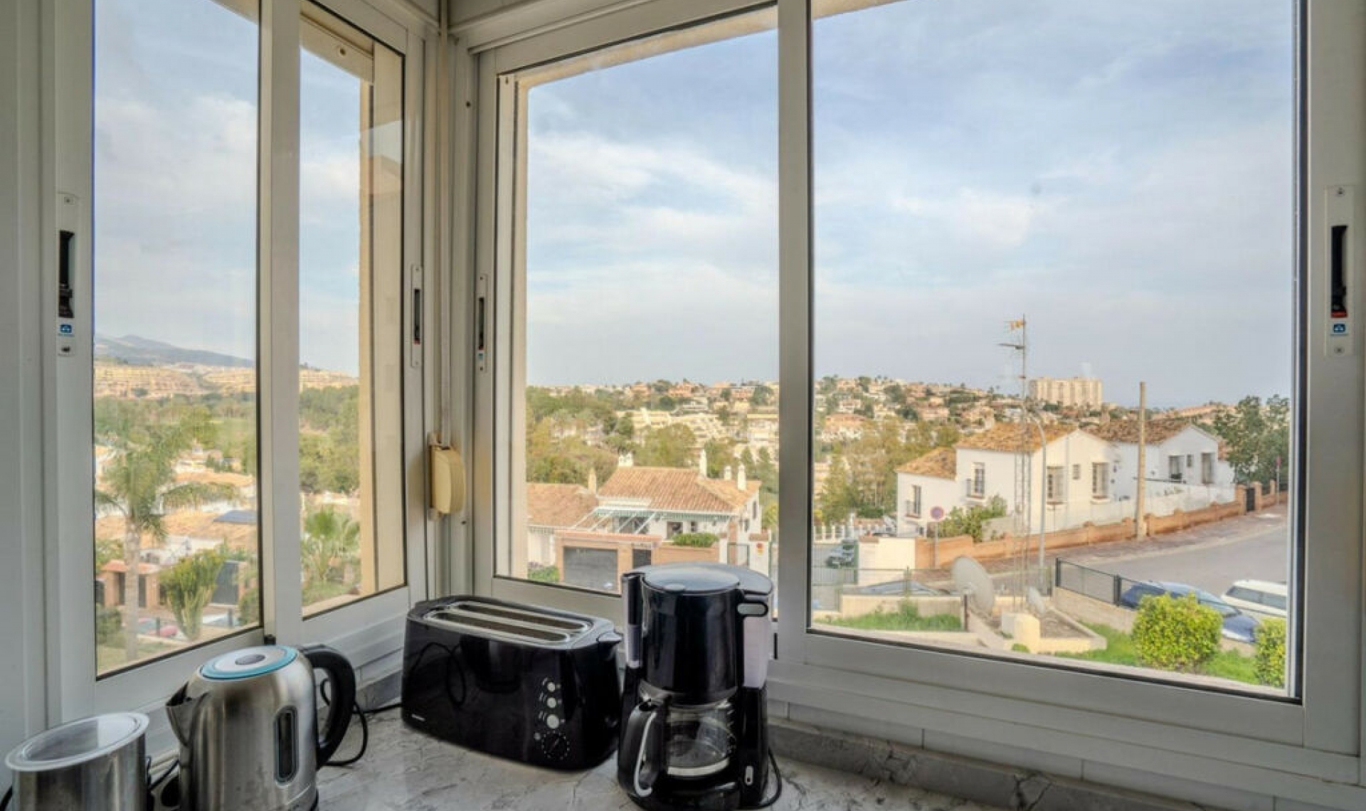 Resale - Apartment -
Torrequebrada