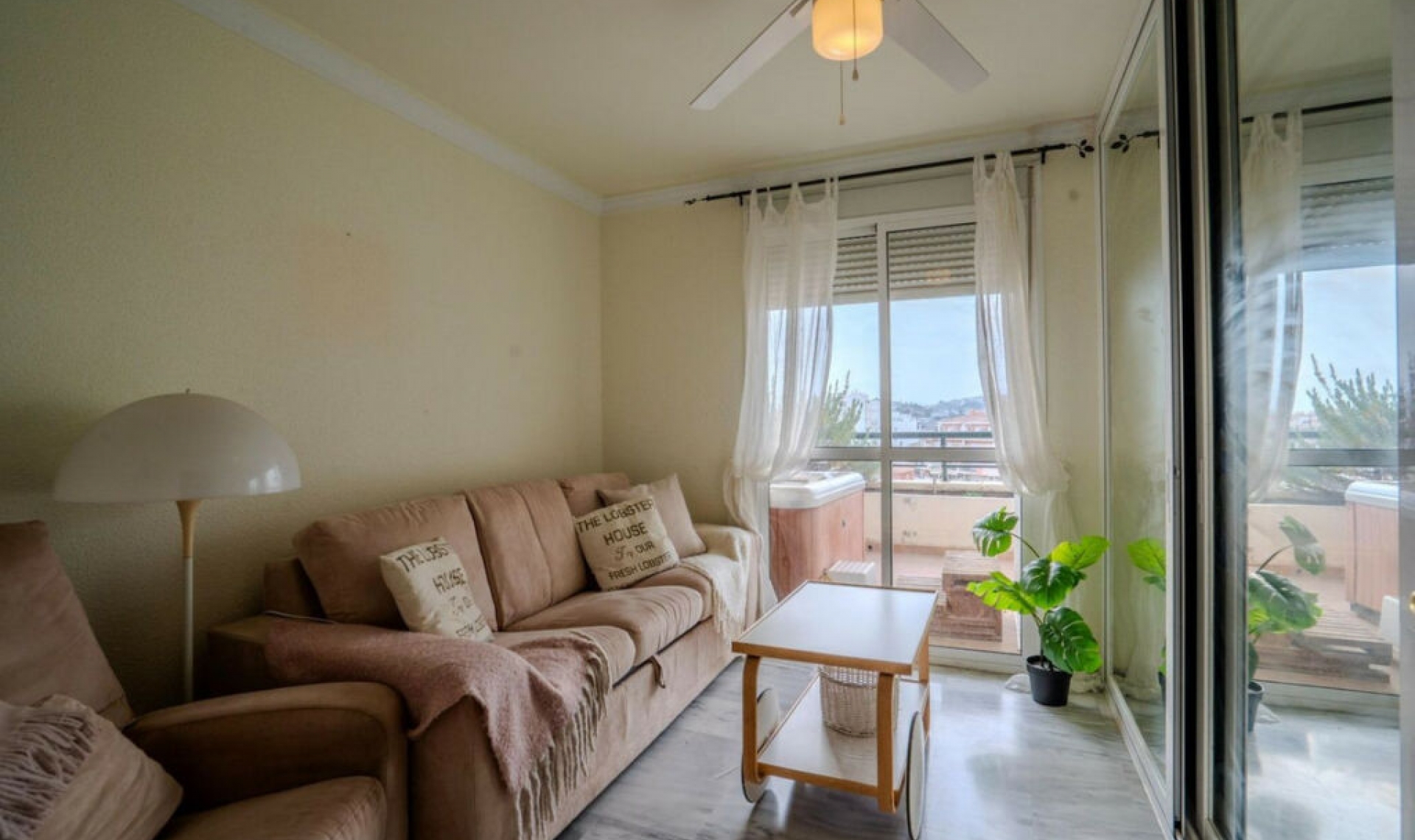 Resale - Apartment -
Torrequebrada