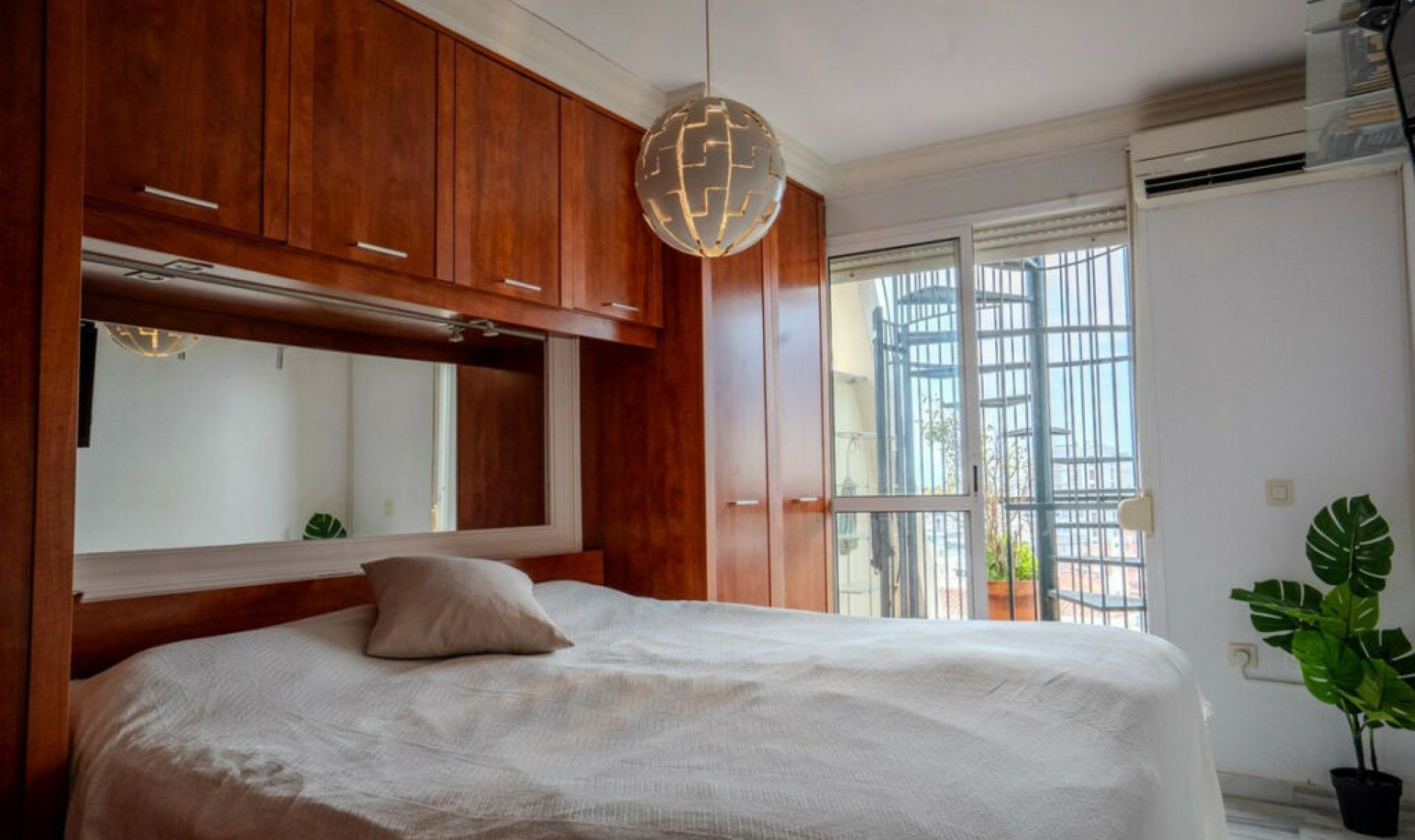 Resale - Apartment -
Torrequebrada