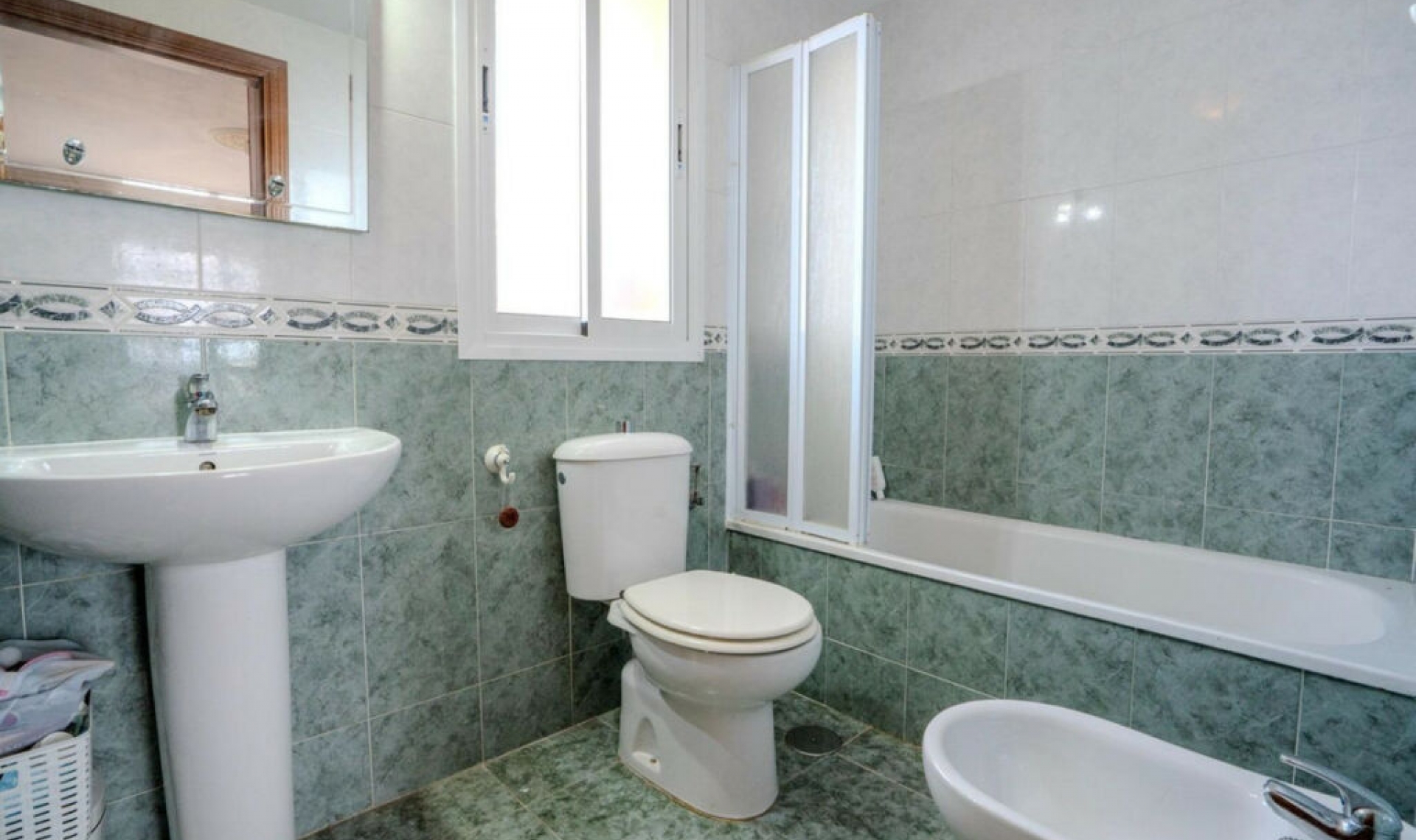 Resale - Apartment -
Torrequebrada