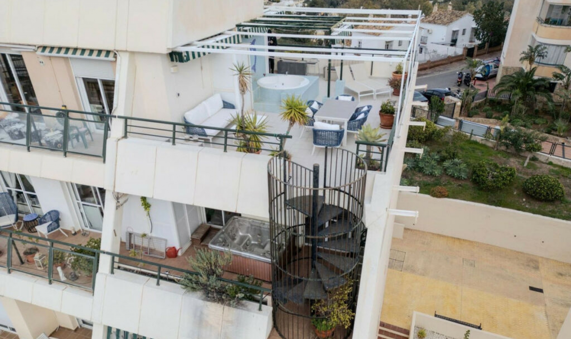 Resale - Apartment -
Torrequebrada