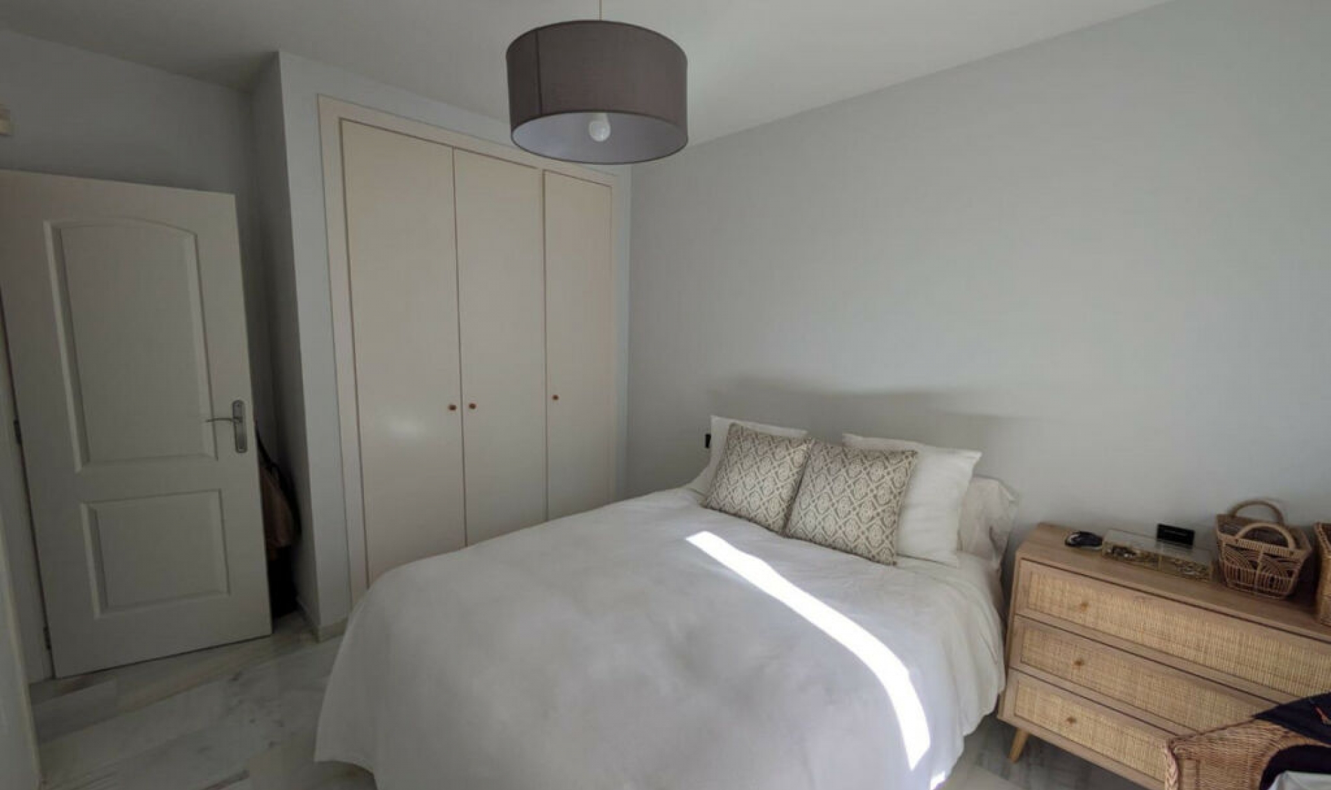 Resale - Apartment -
Torrequebrada