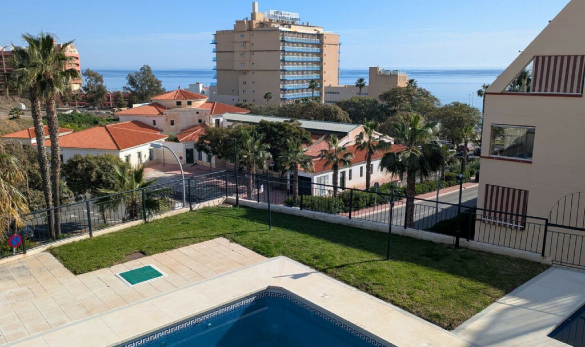 Resale - Apartment -
Torrequebrada