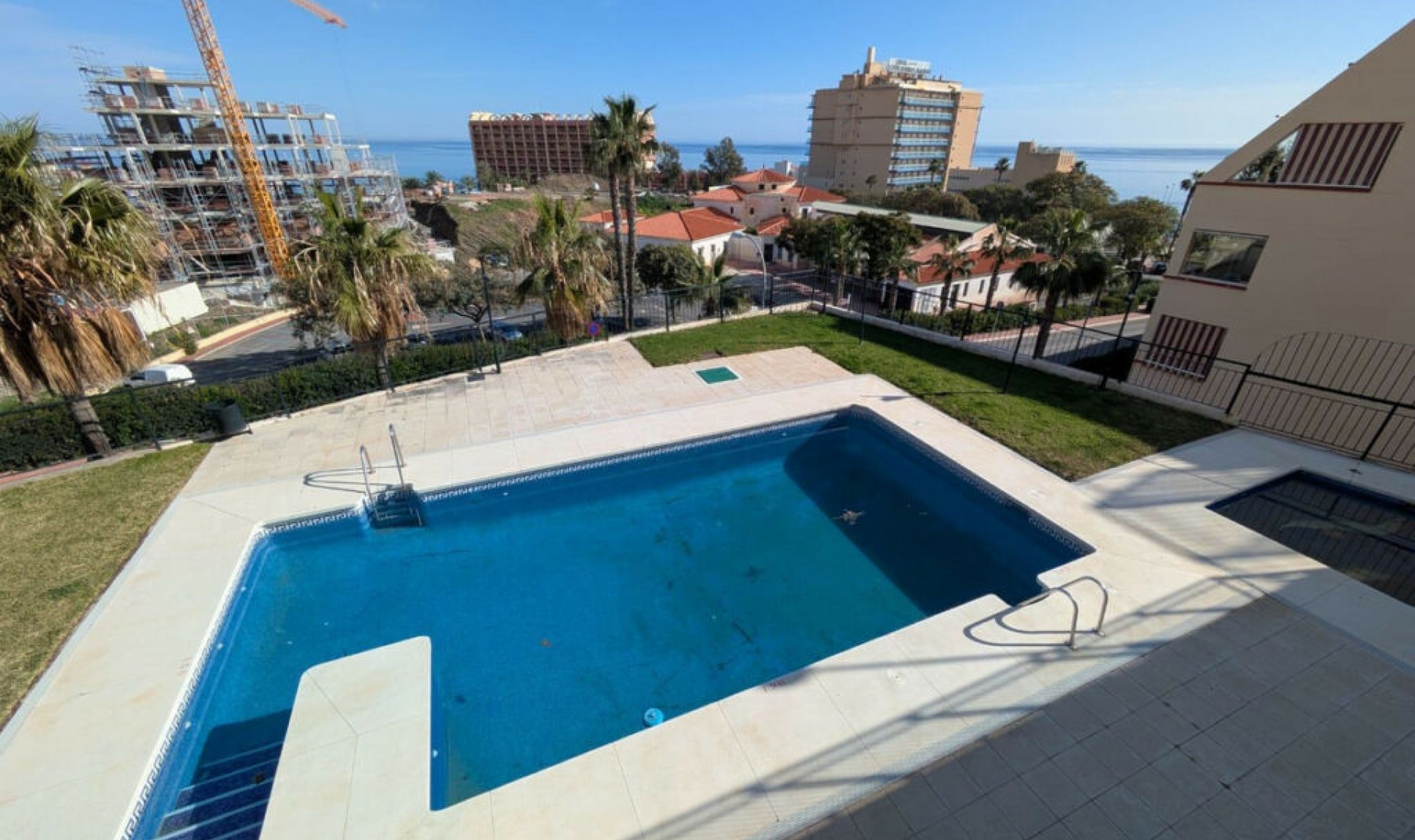 Resale - Apartment -
Torrequebrada
