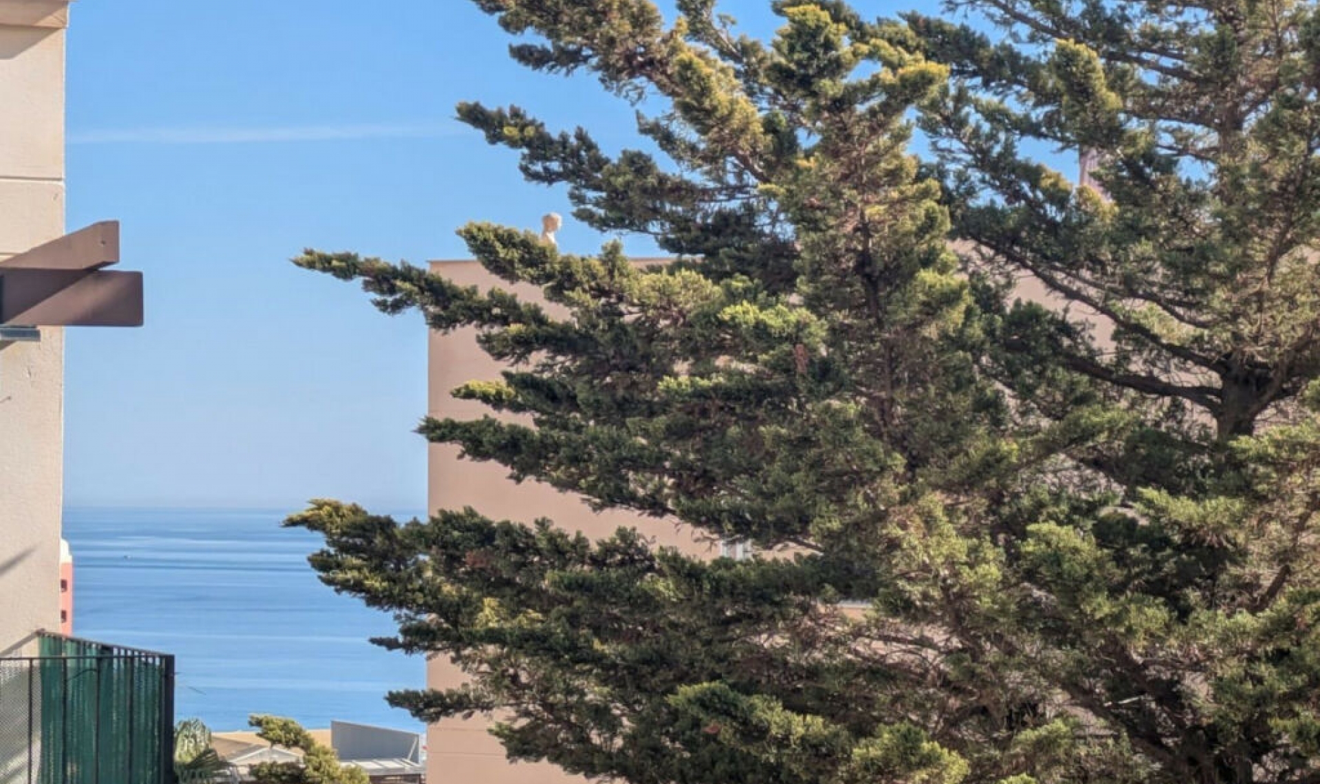 Resale - Apartment -
Torrequebrada