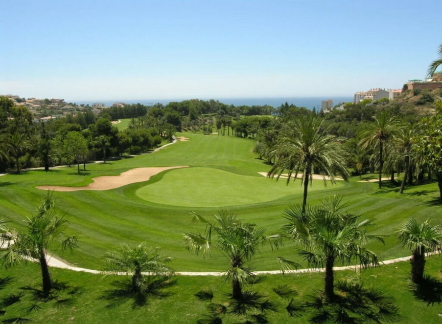 Resale - Apartment -
Torrequebrada