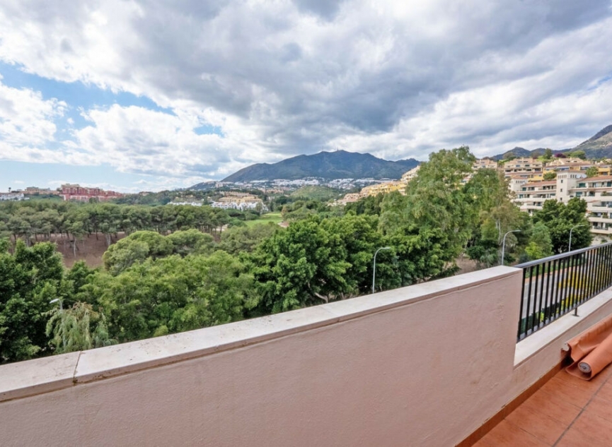 Resale - Apartment -
Torrequebrada