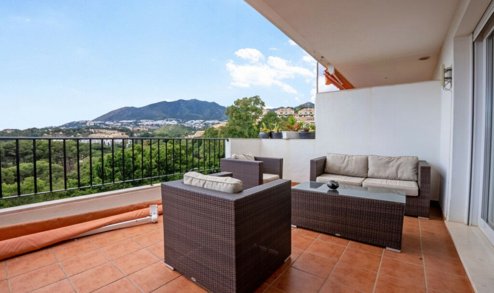 Resale - Apartment -
Torrequebrada