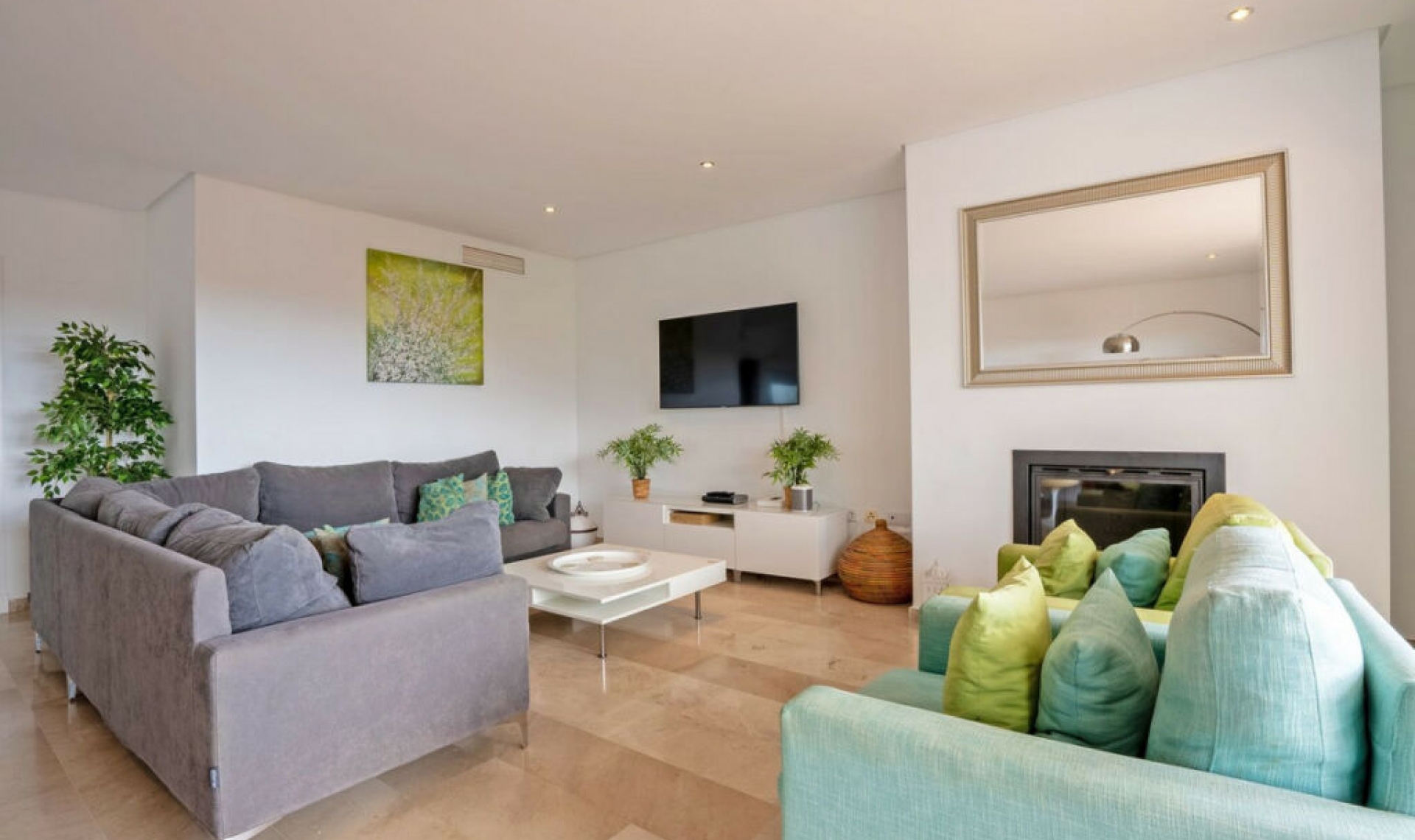Resale - Apartment -
Torrequebrada