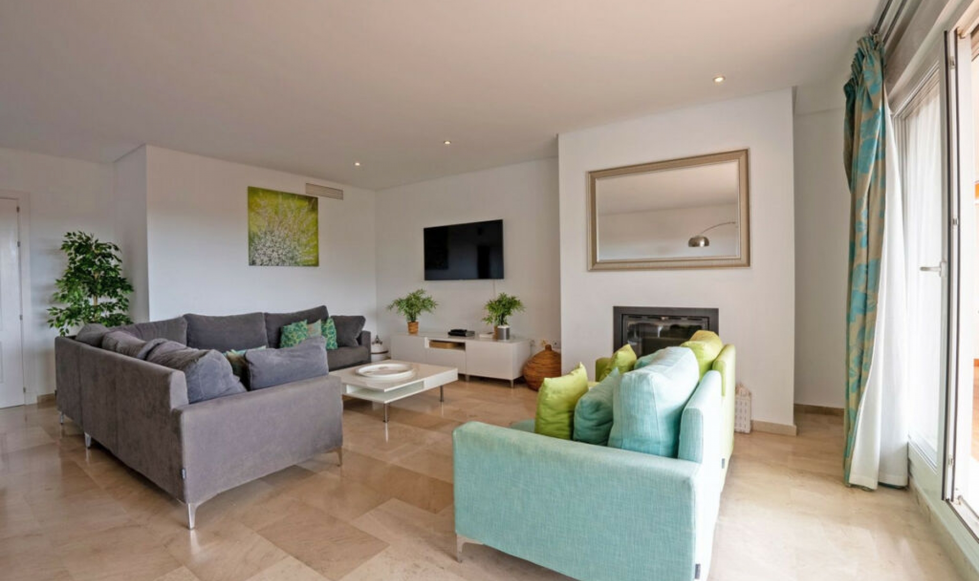Resale - Apartment -
Torrequebrada