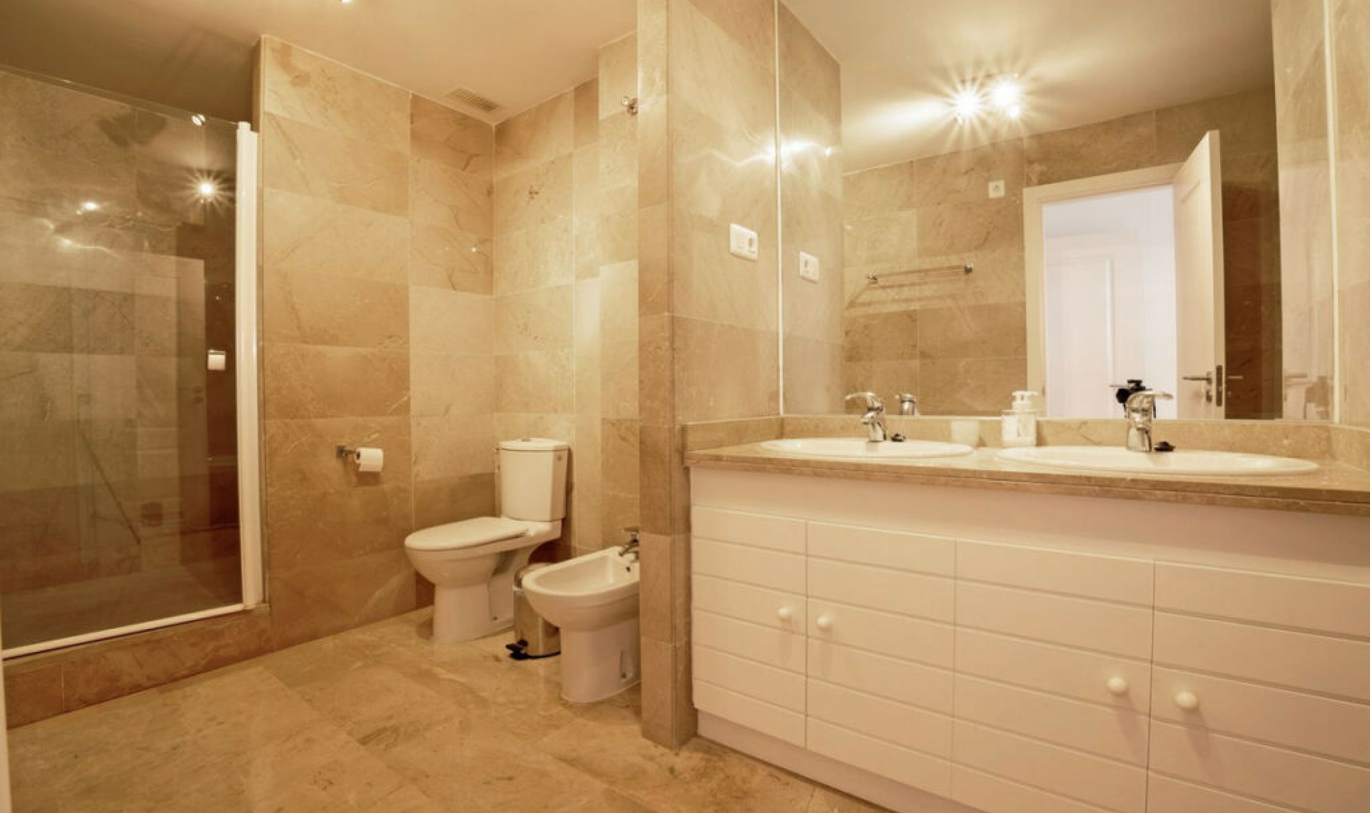 Resale - Apartment -
Torrequebrada