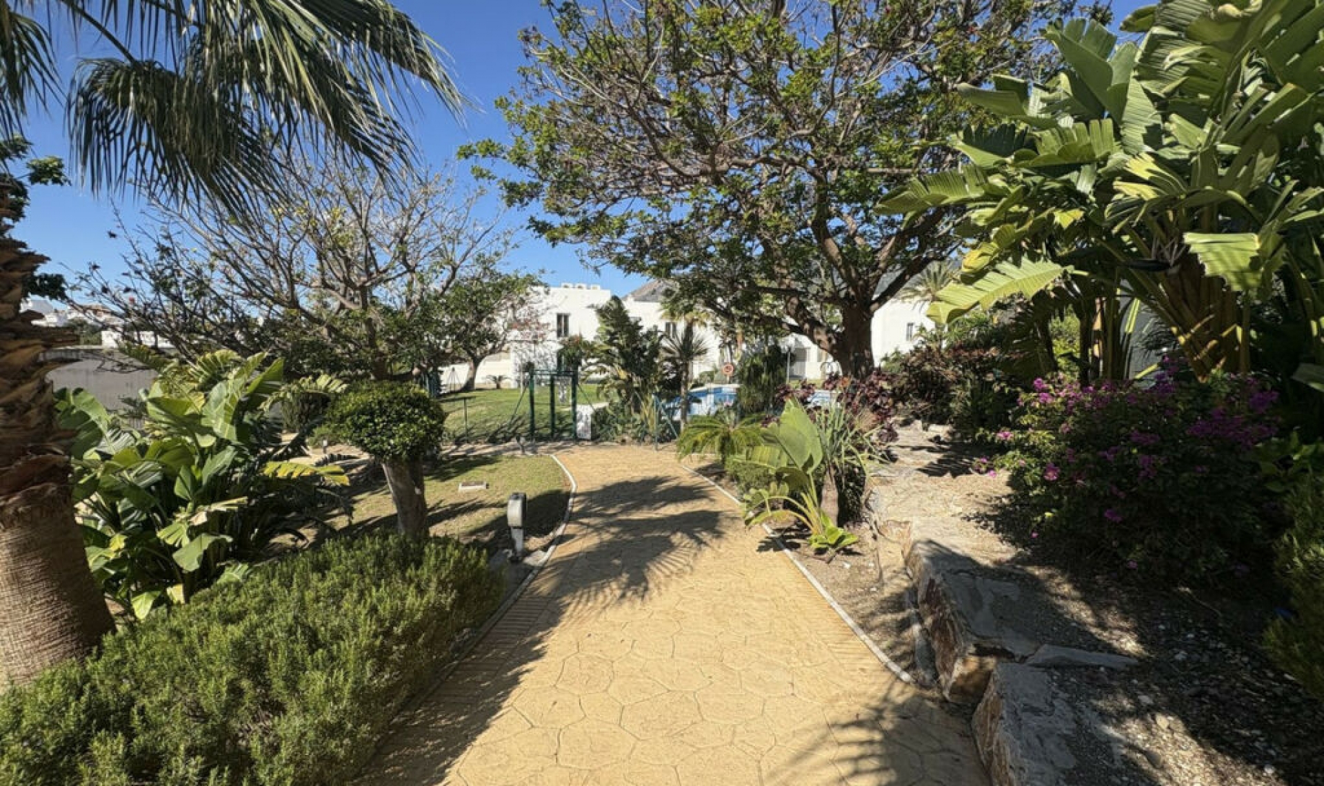 Resale - Apartment -
Torrequebrada