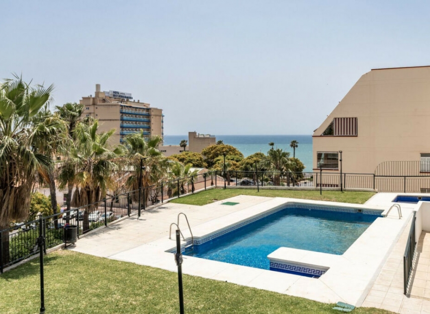Resale - Apartment -
Torrequebrada