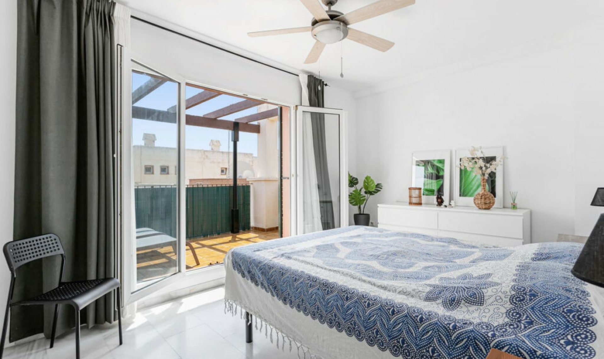 Resale - Apartment -
Torrequebrada