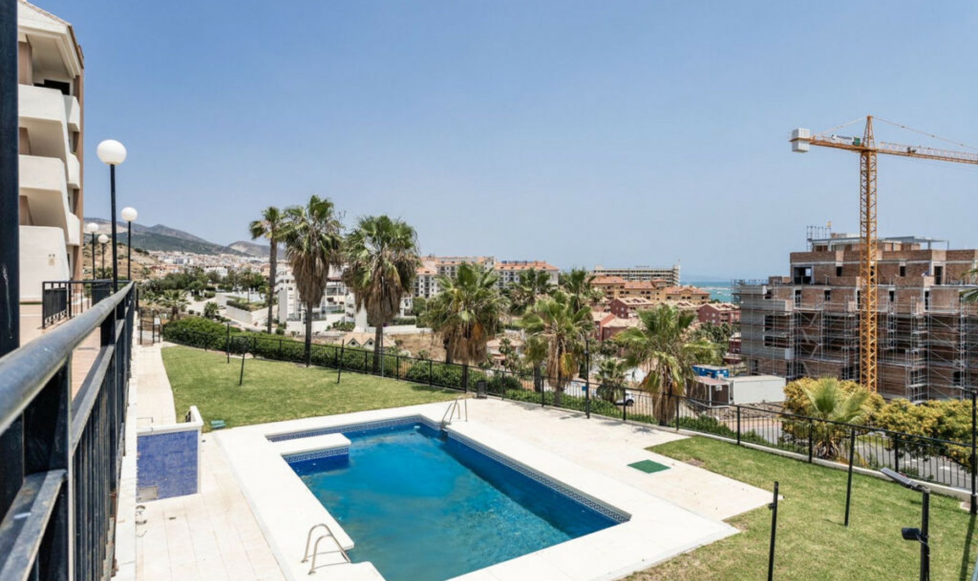 Resale - Apartment -
Torrequebrada