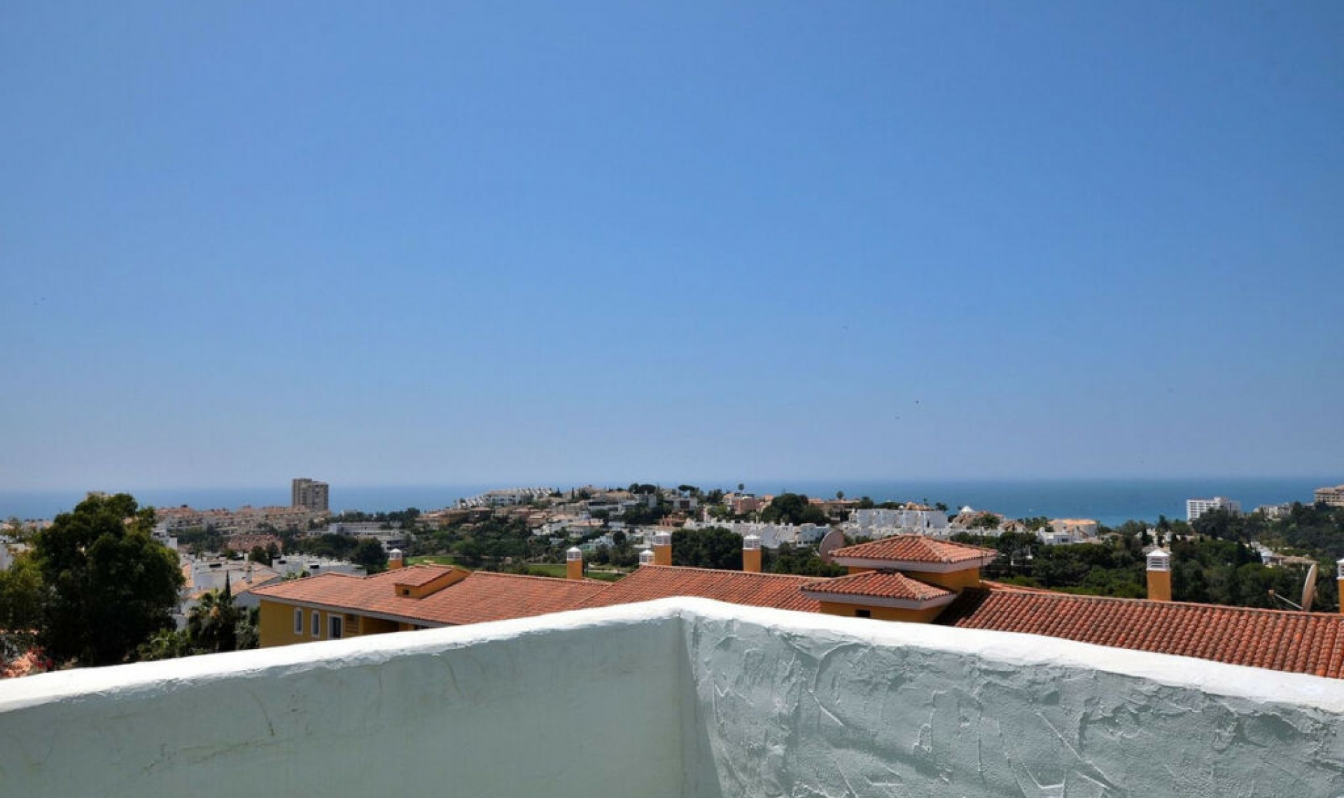 Resale - Apartment -
Torrequebrada