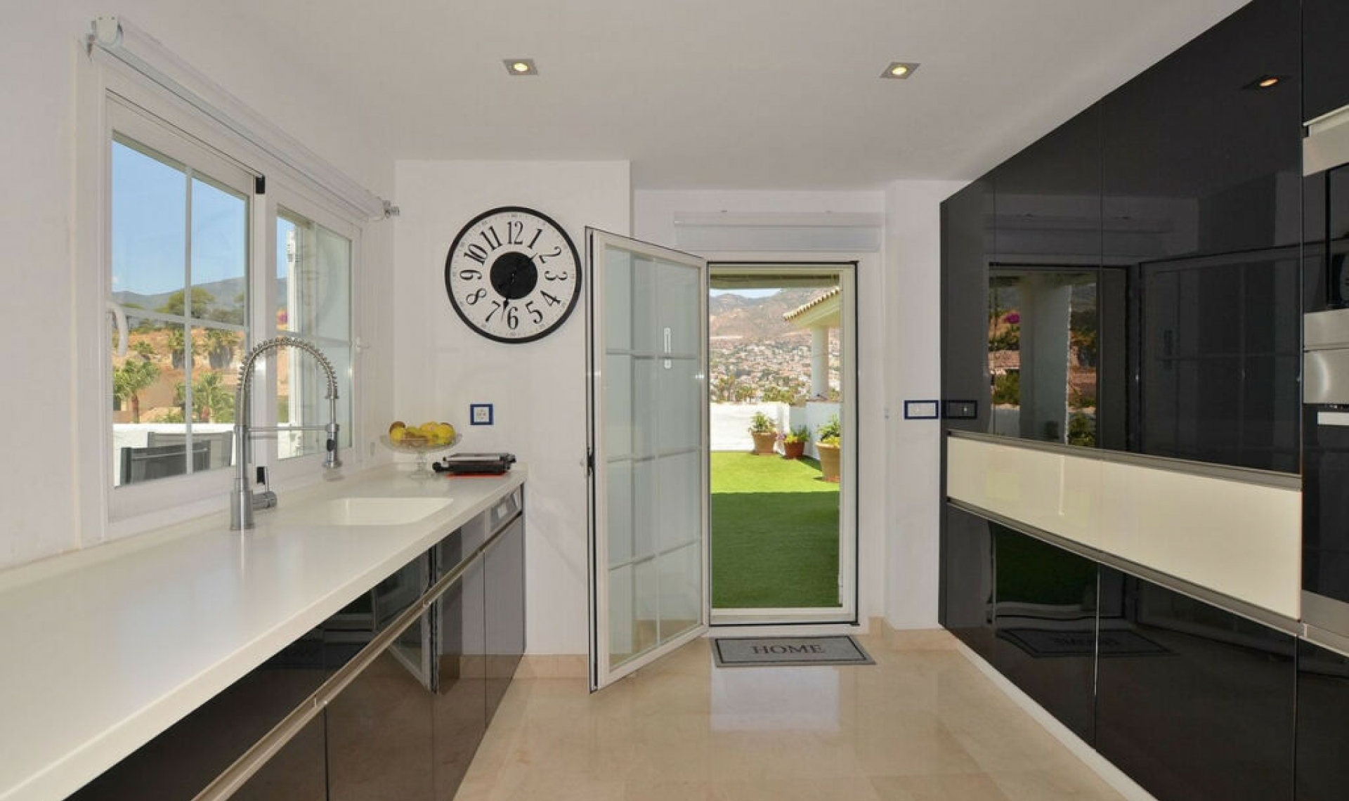 Resale - Apartment -
Torrequebrada