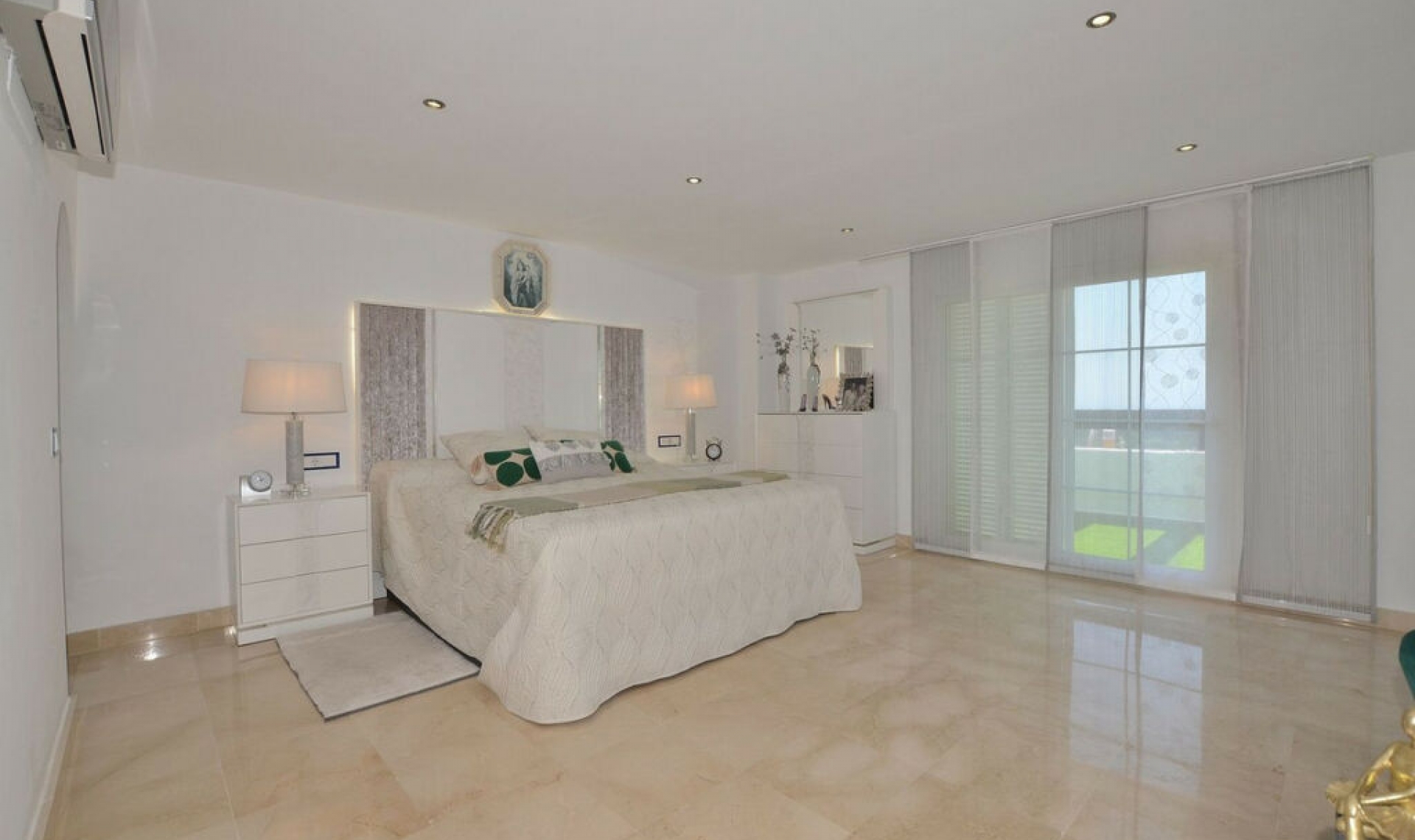 Resale - Apartment -
Torrequebrada