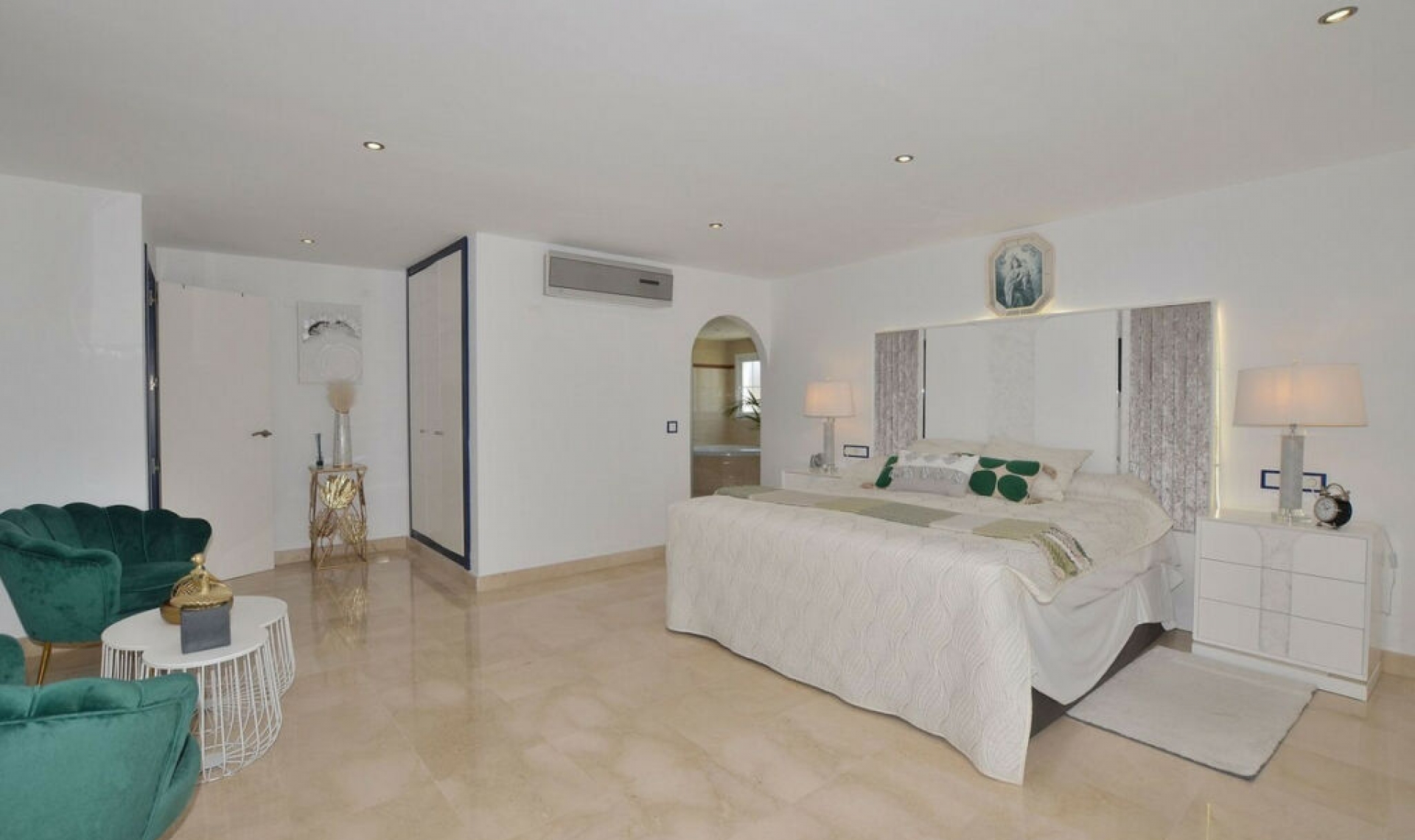 Resale - Apartment -
Torrequebrada