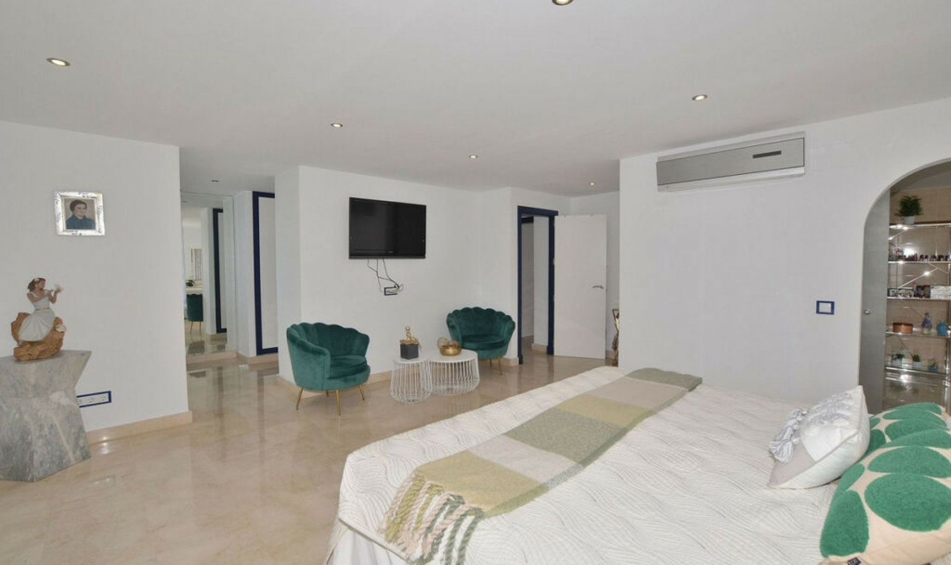 Resale - Apartment -
Torrequebrada