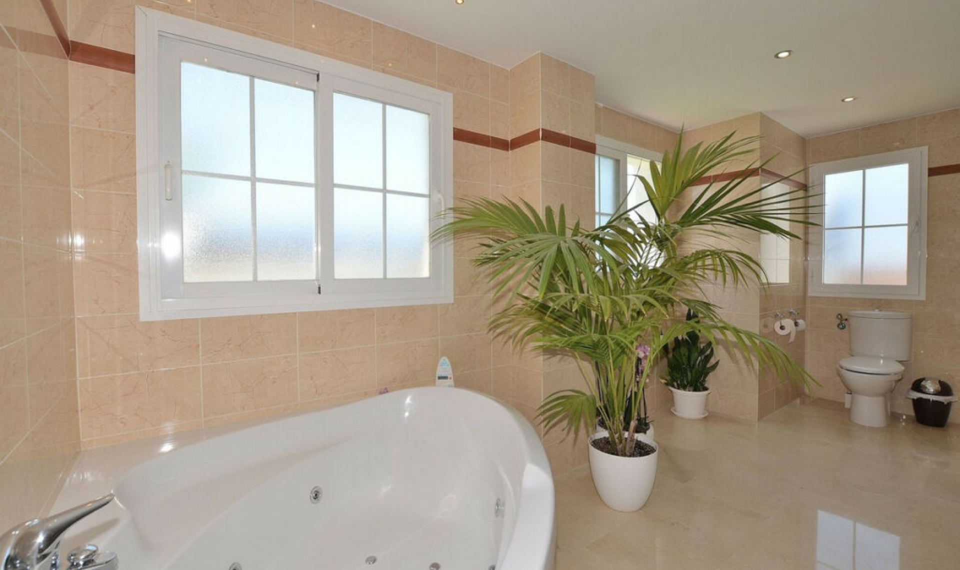 Resale - Apartment -
Torrequebrada