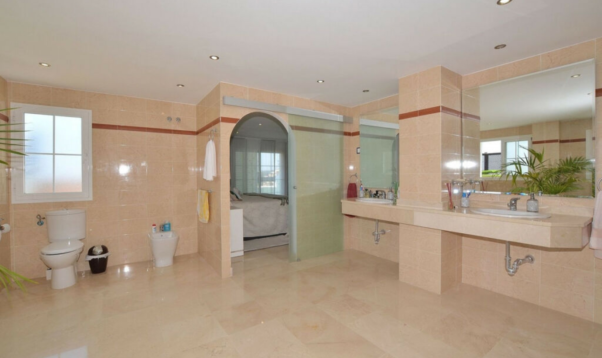 Resale - Apartment -
Torrequebrada