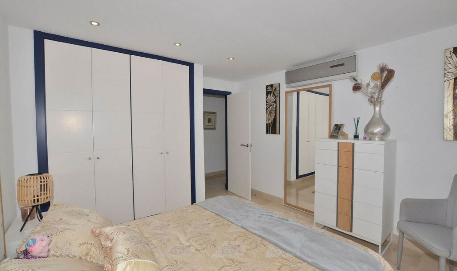 Resale - Apartment -
Torrequebrada