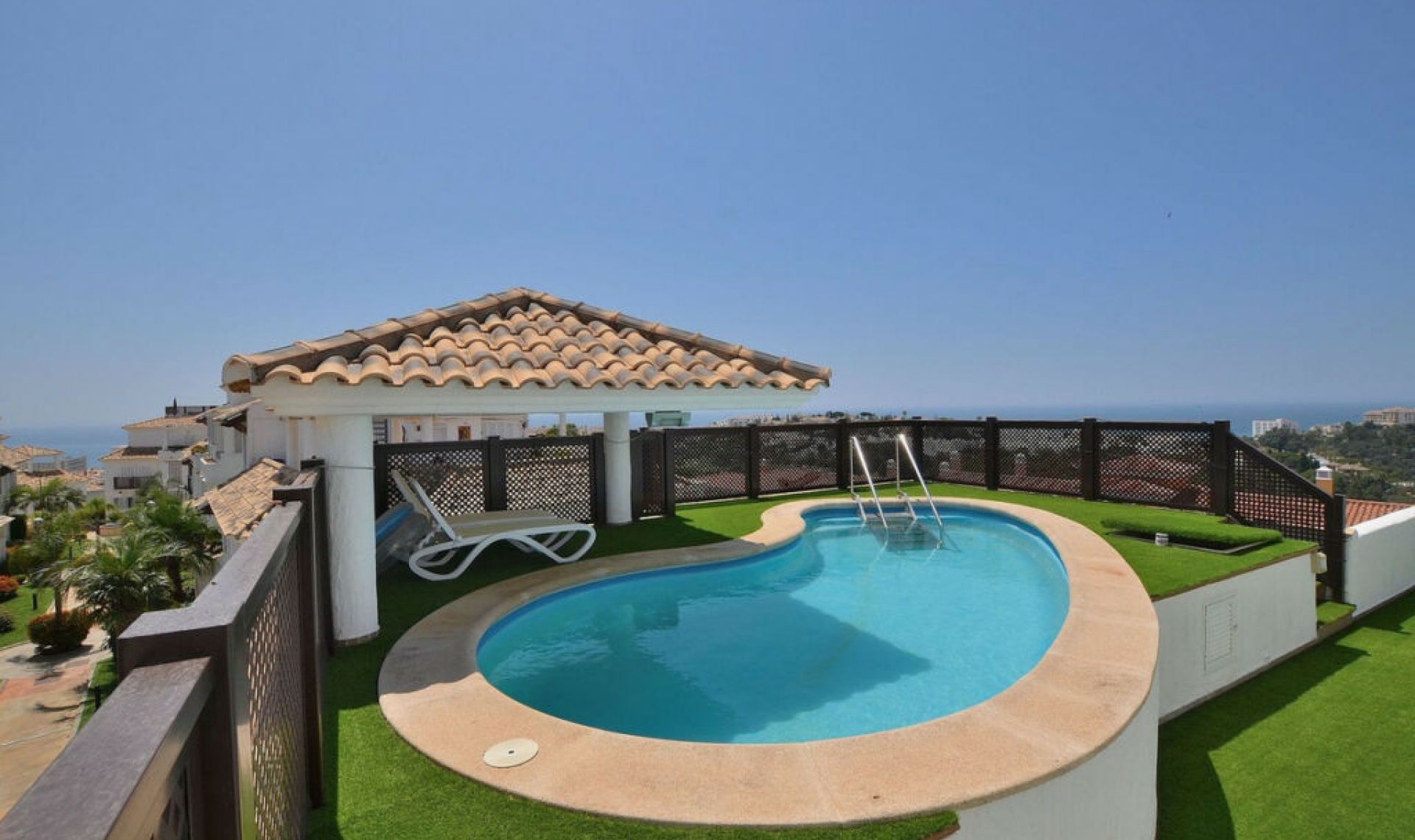 Resale - Apartment -
Torrequebrada