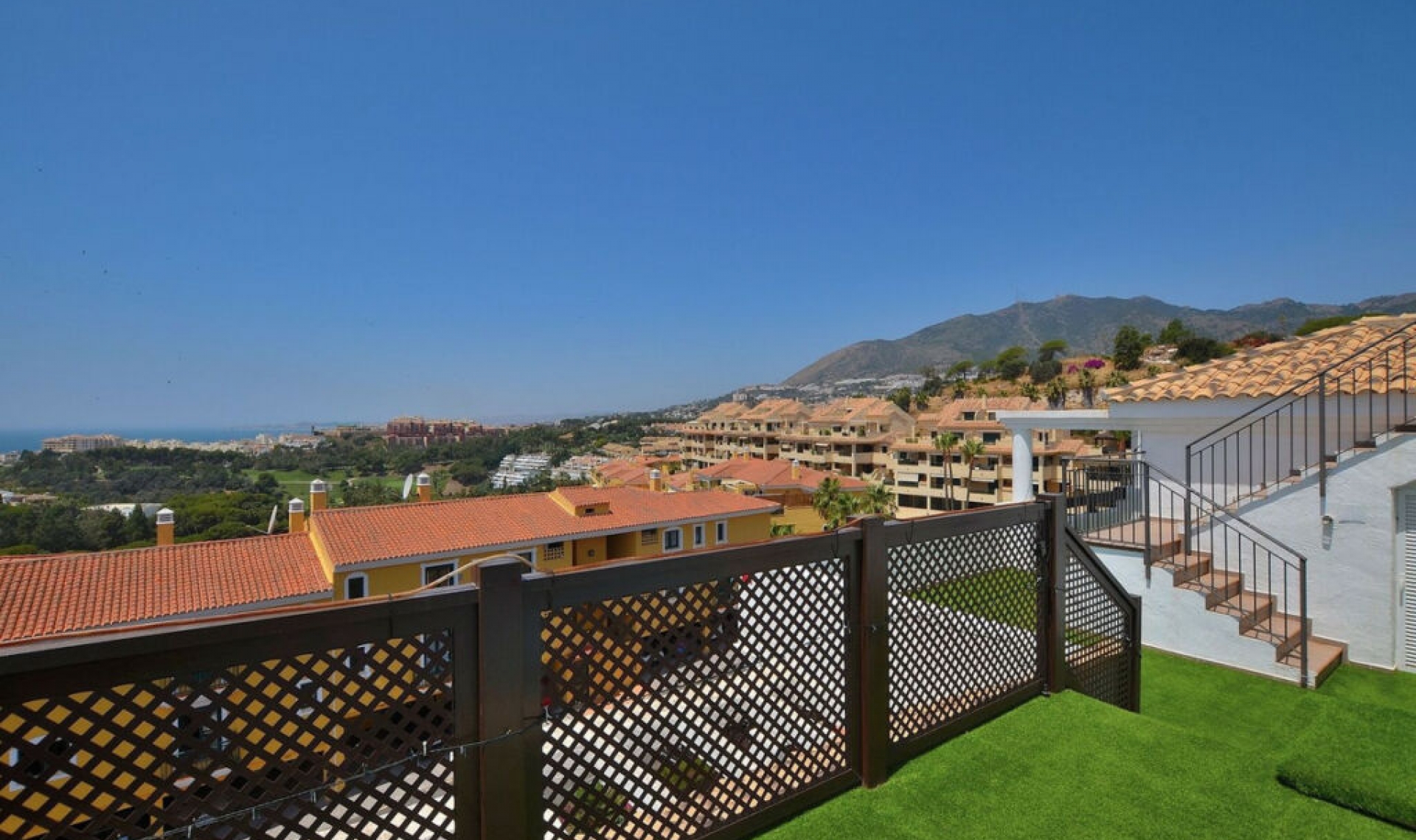 Resale - Apartment -
Torrequebrada