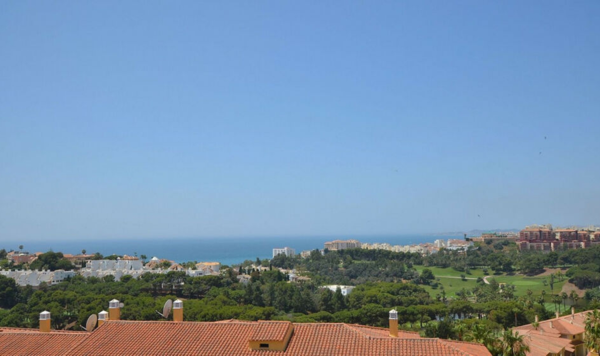 Resale - Apartment -
Torrequebrada