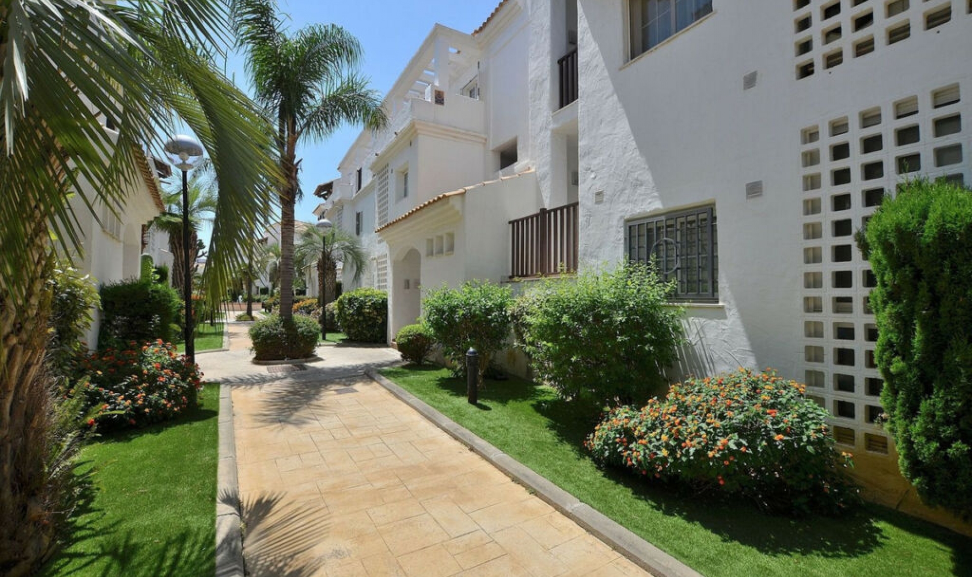 Resale - Apartment -
Torrequebrada