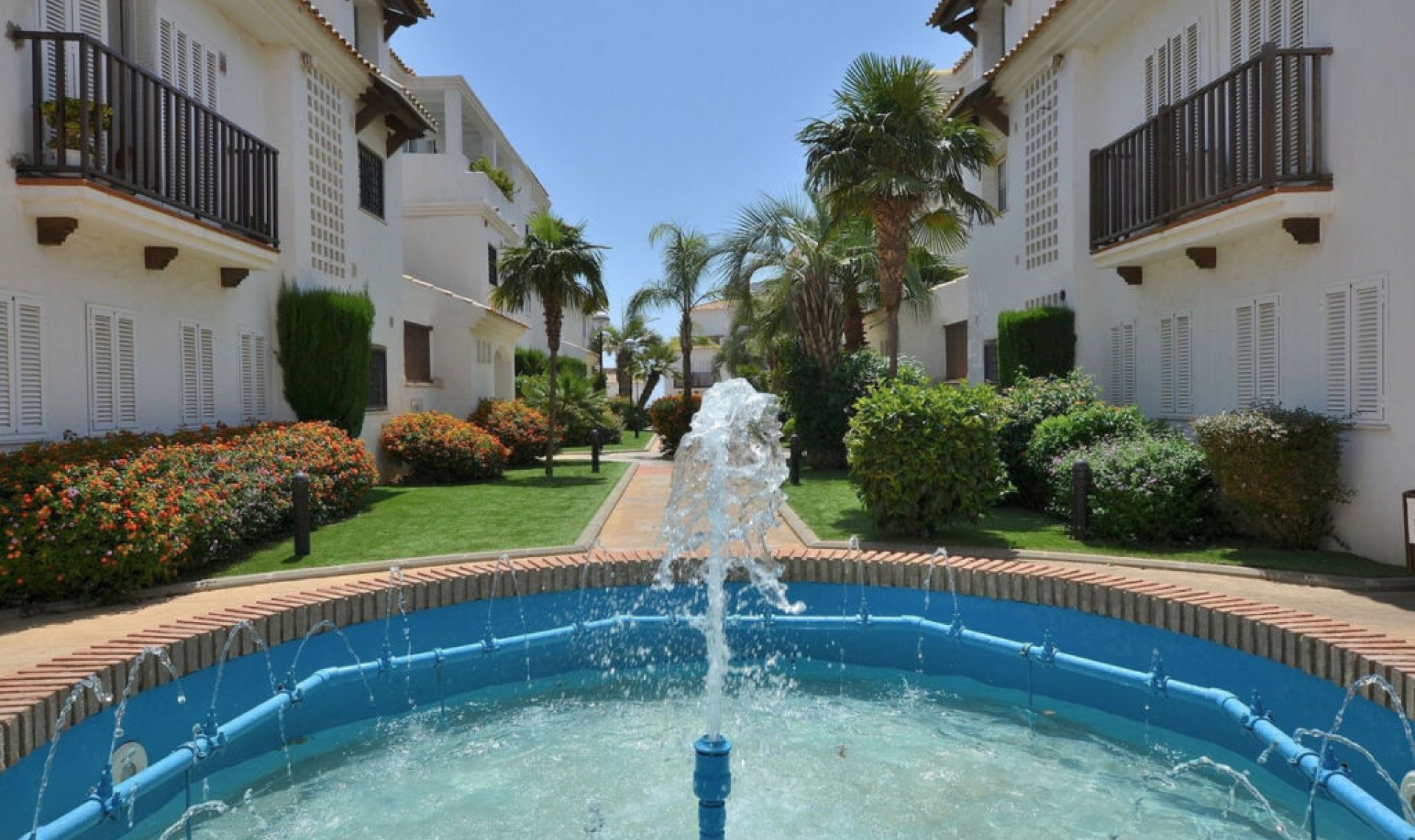 Resale - Apartment -
Torrequebrada