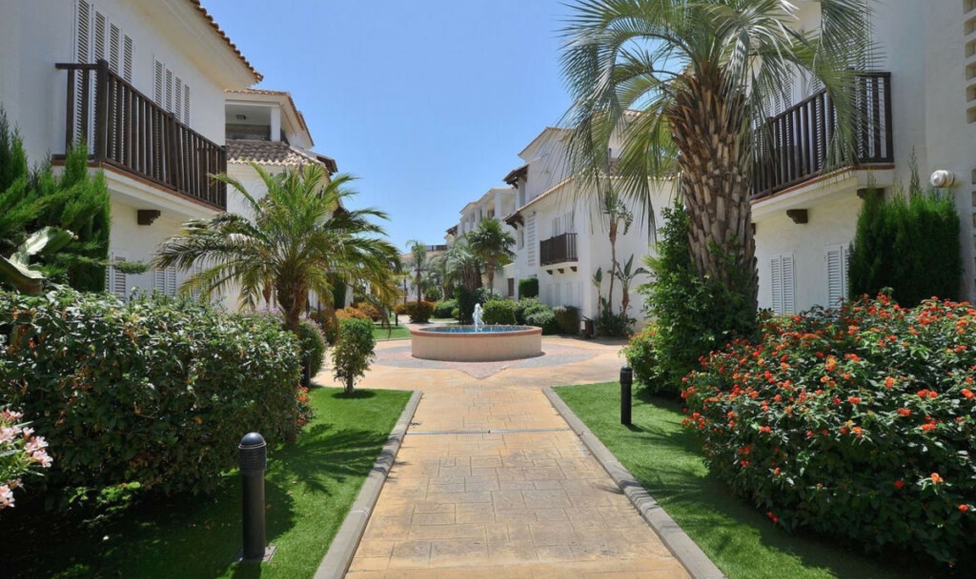 Resale - Apartment -
Torrequebrada