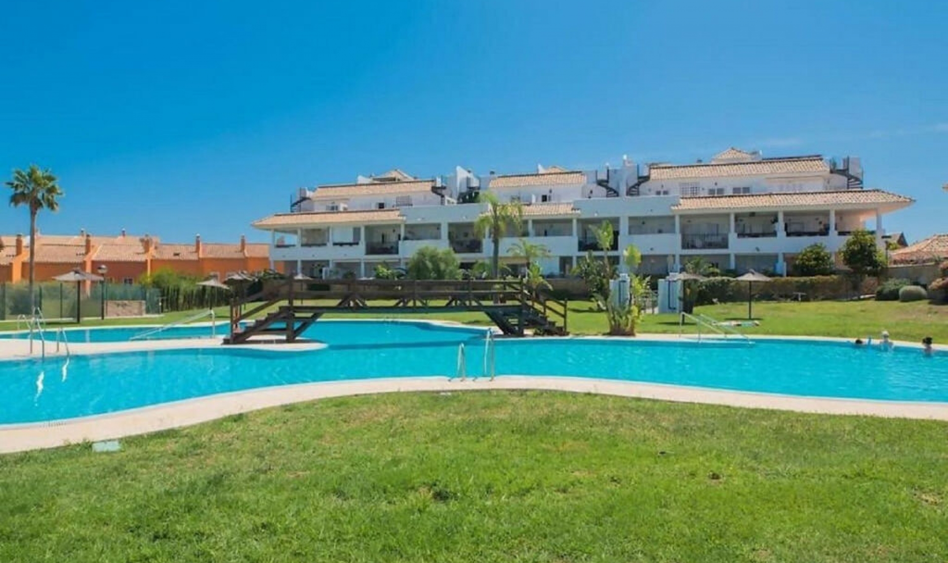 Resale - Apartment -
Torrequebrada