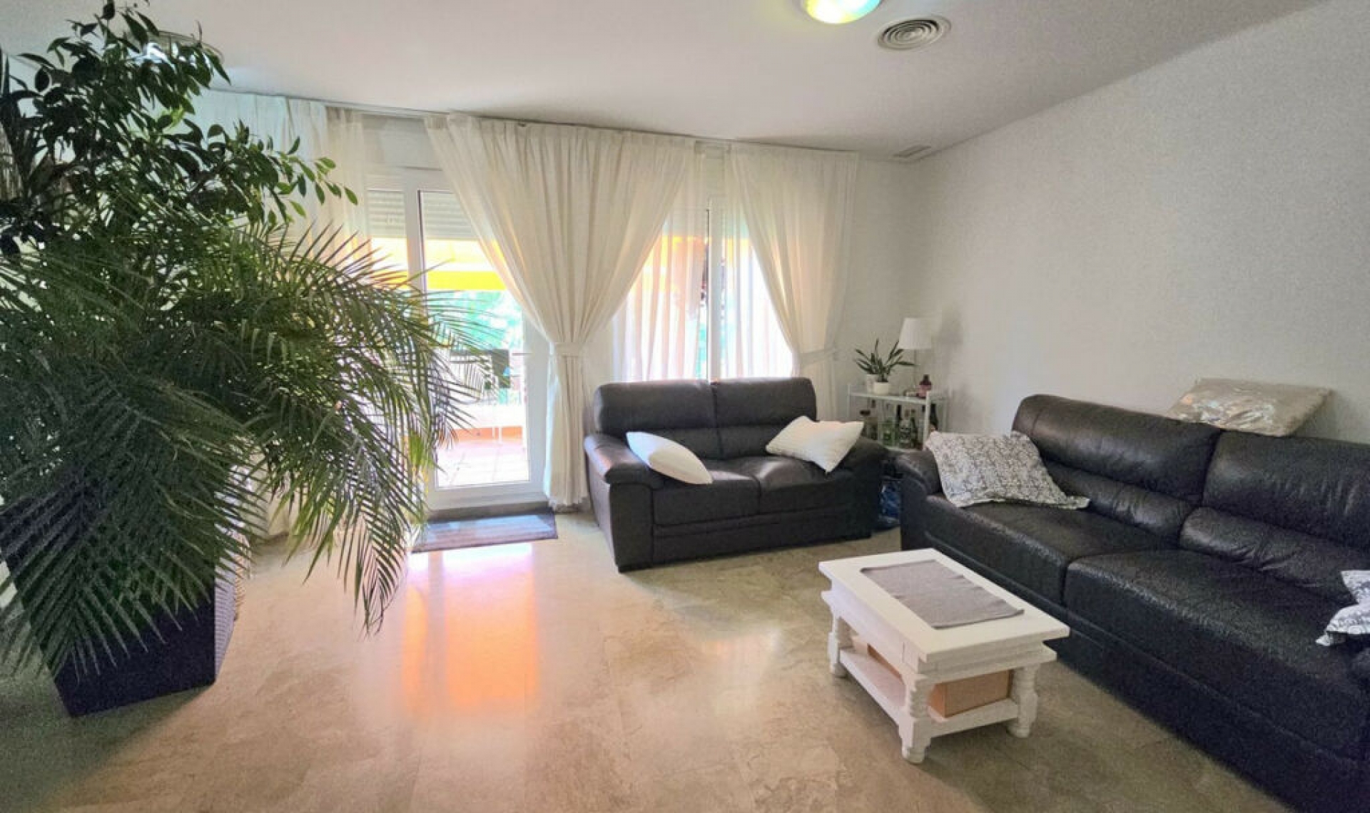 Resale - Apartment -
Torrequebrada