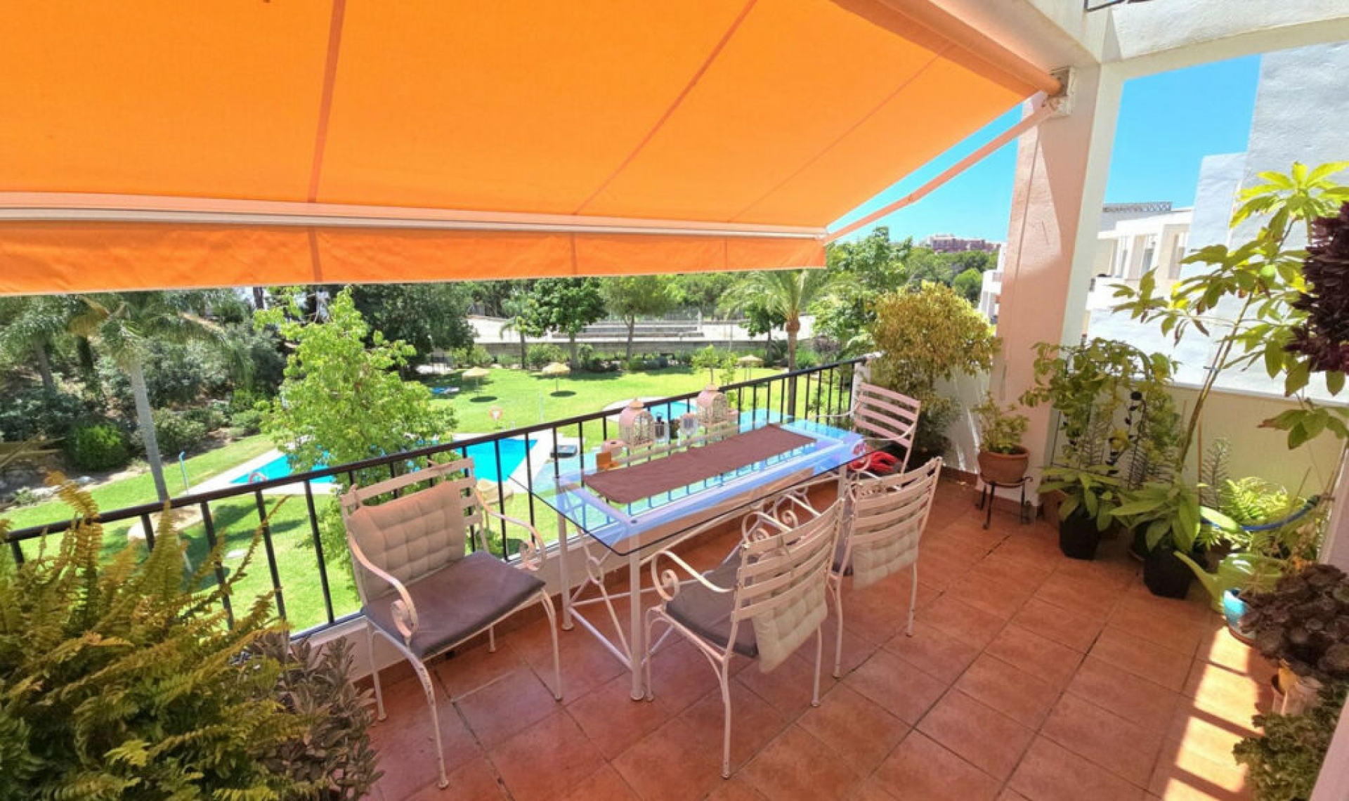 Resale - Apartment -
Torrequebrada