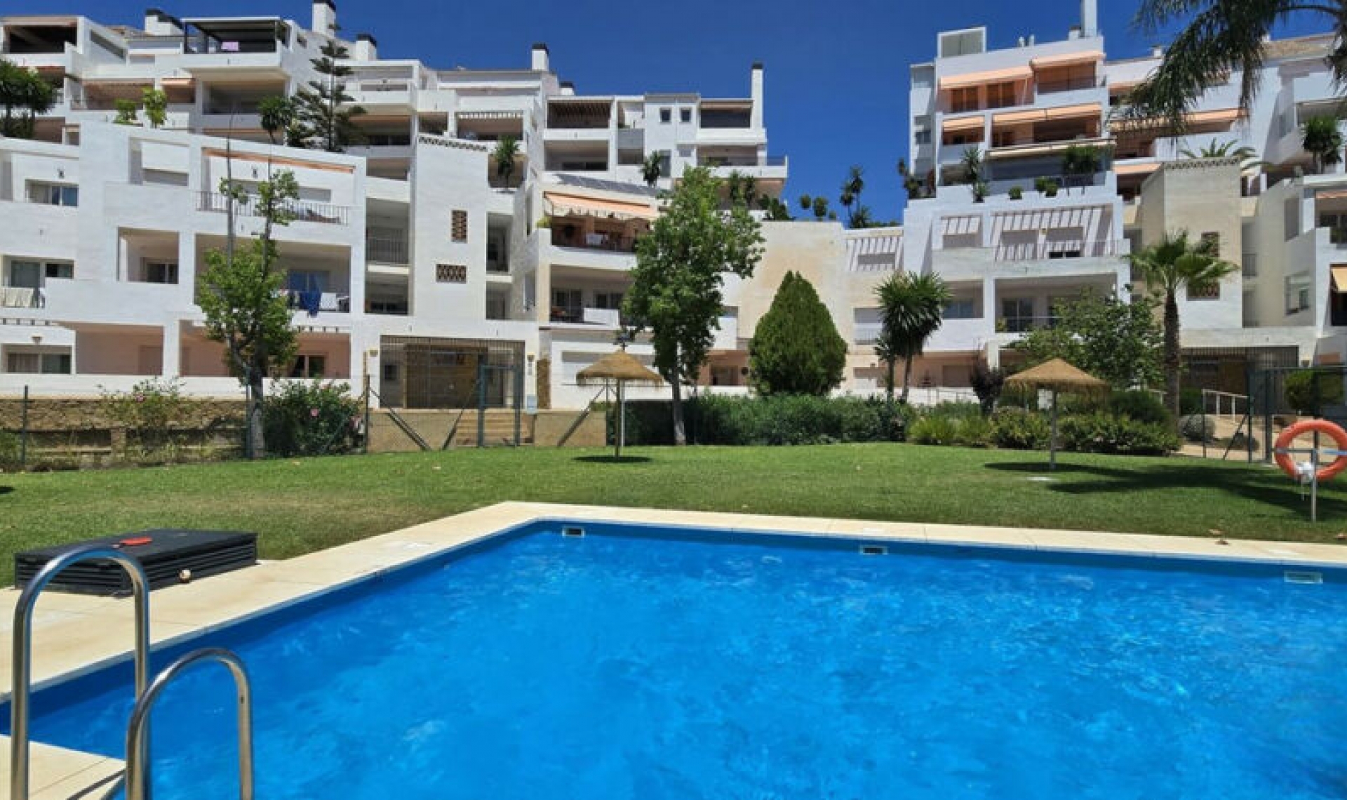 Resale - Apartment -
Torrequebrada
