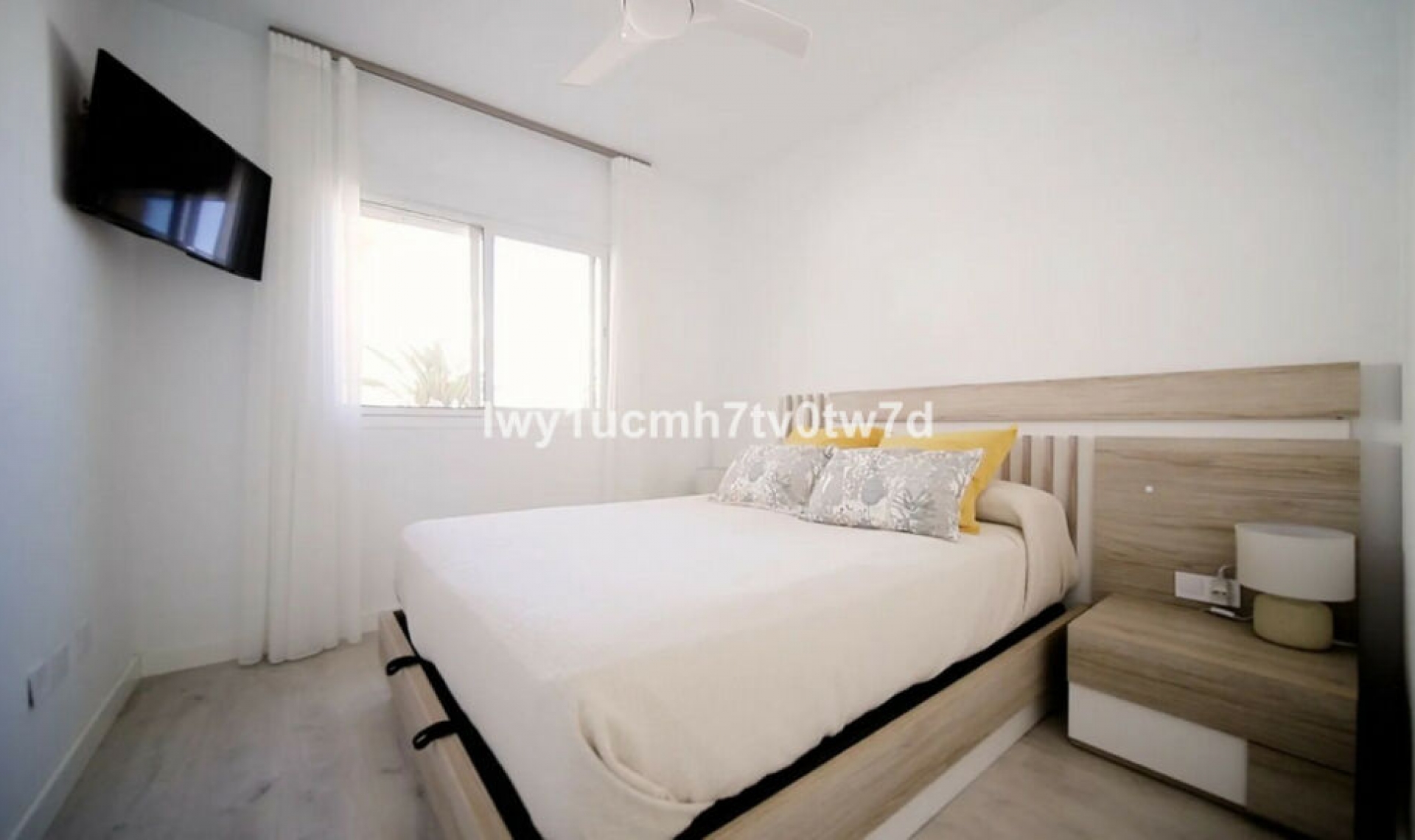 Resale - Apartment -
Torrequebrada