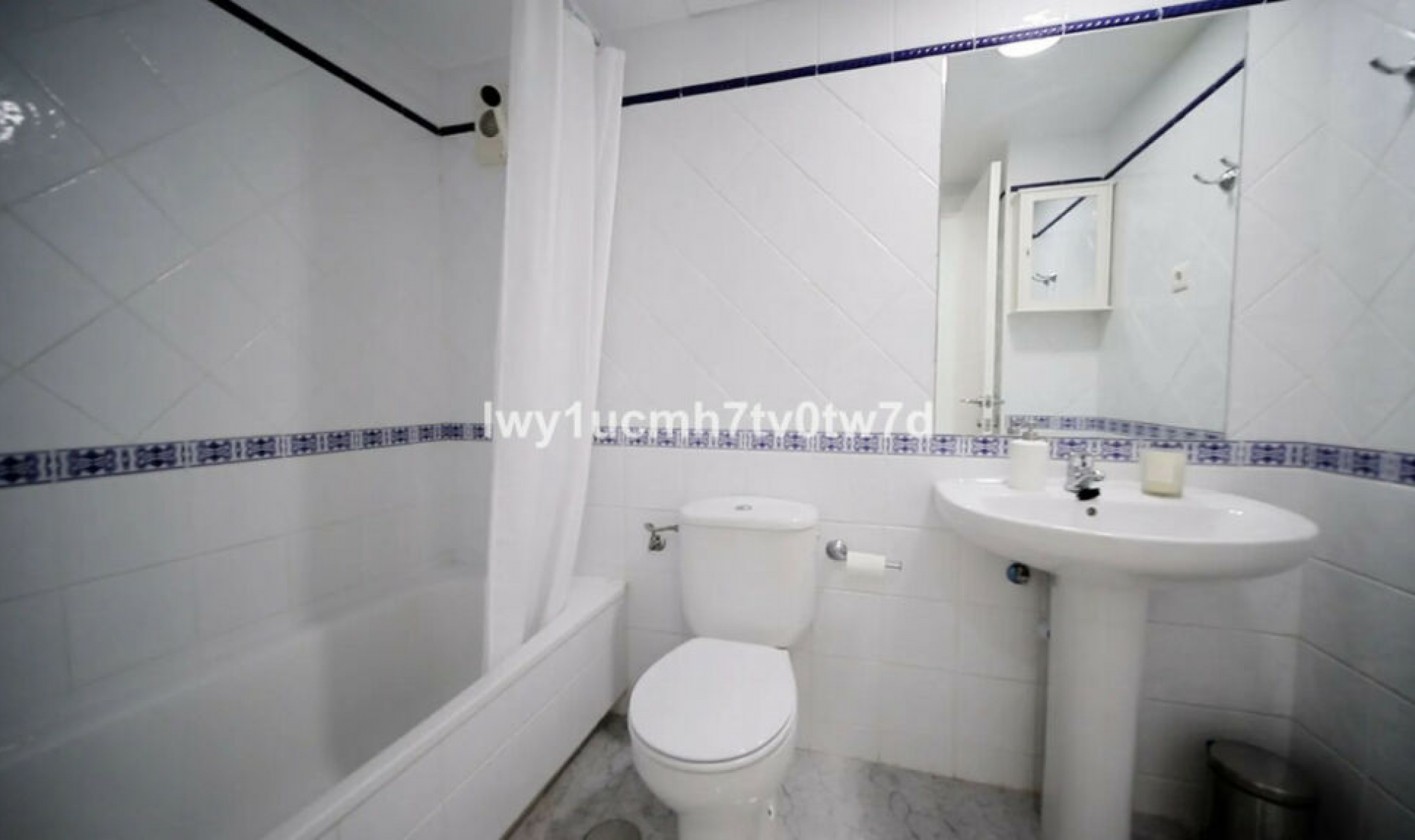 Resale - Apartment -
Torrequebrada