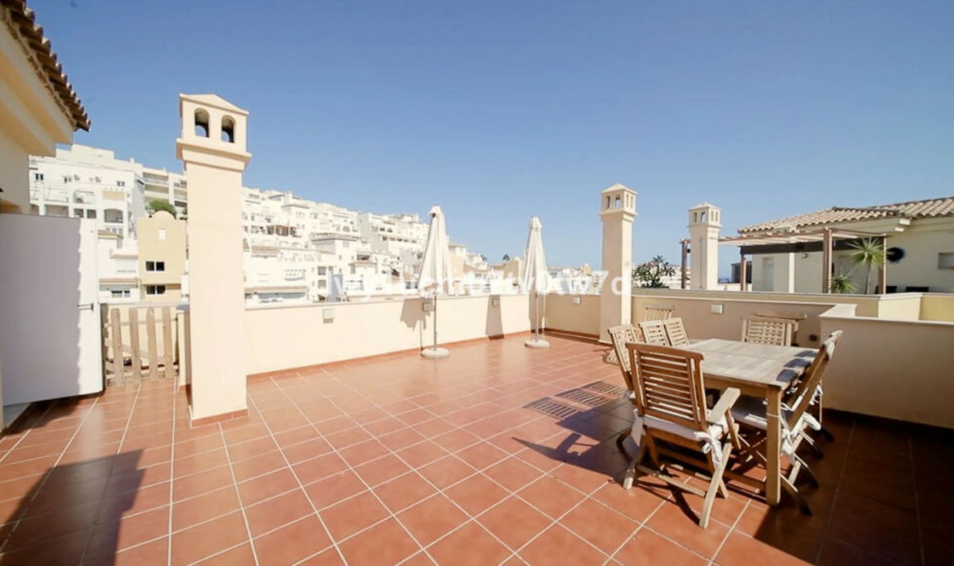 Resale - Apartment -
Torrequebrada